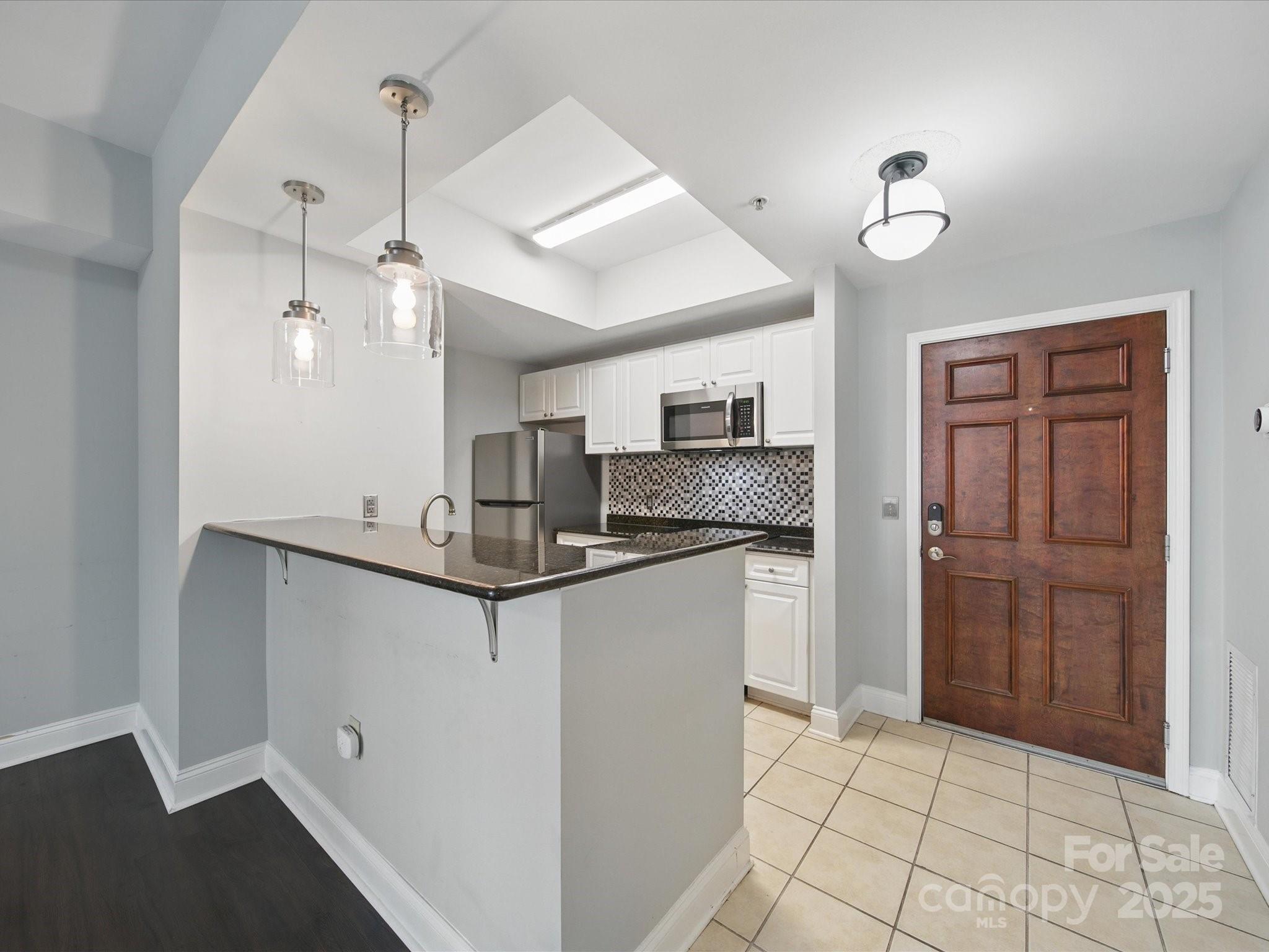 300 W 5th Street 339 Property Photo 11