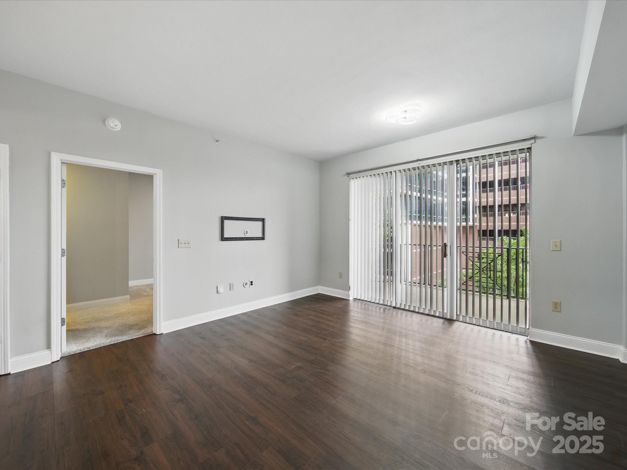 300 W 5th Street 339 Property Photo 13