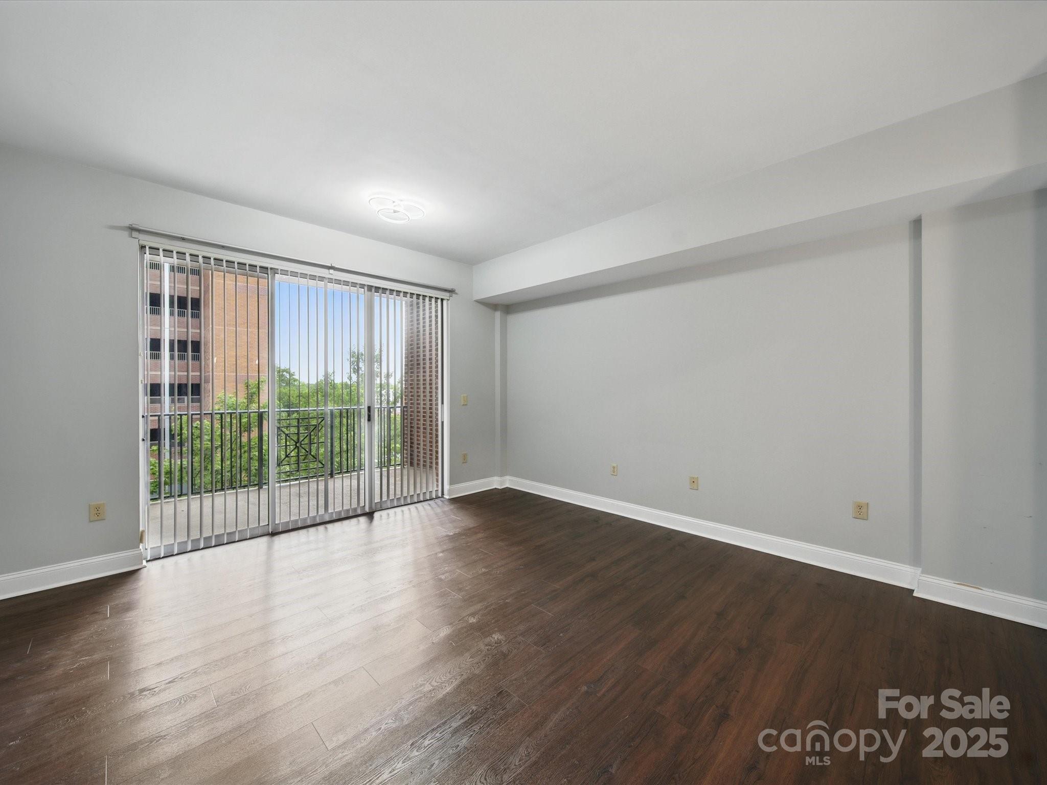 300 W 5th Street 339 Property Photo 14