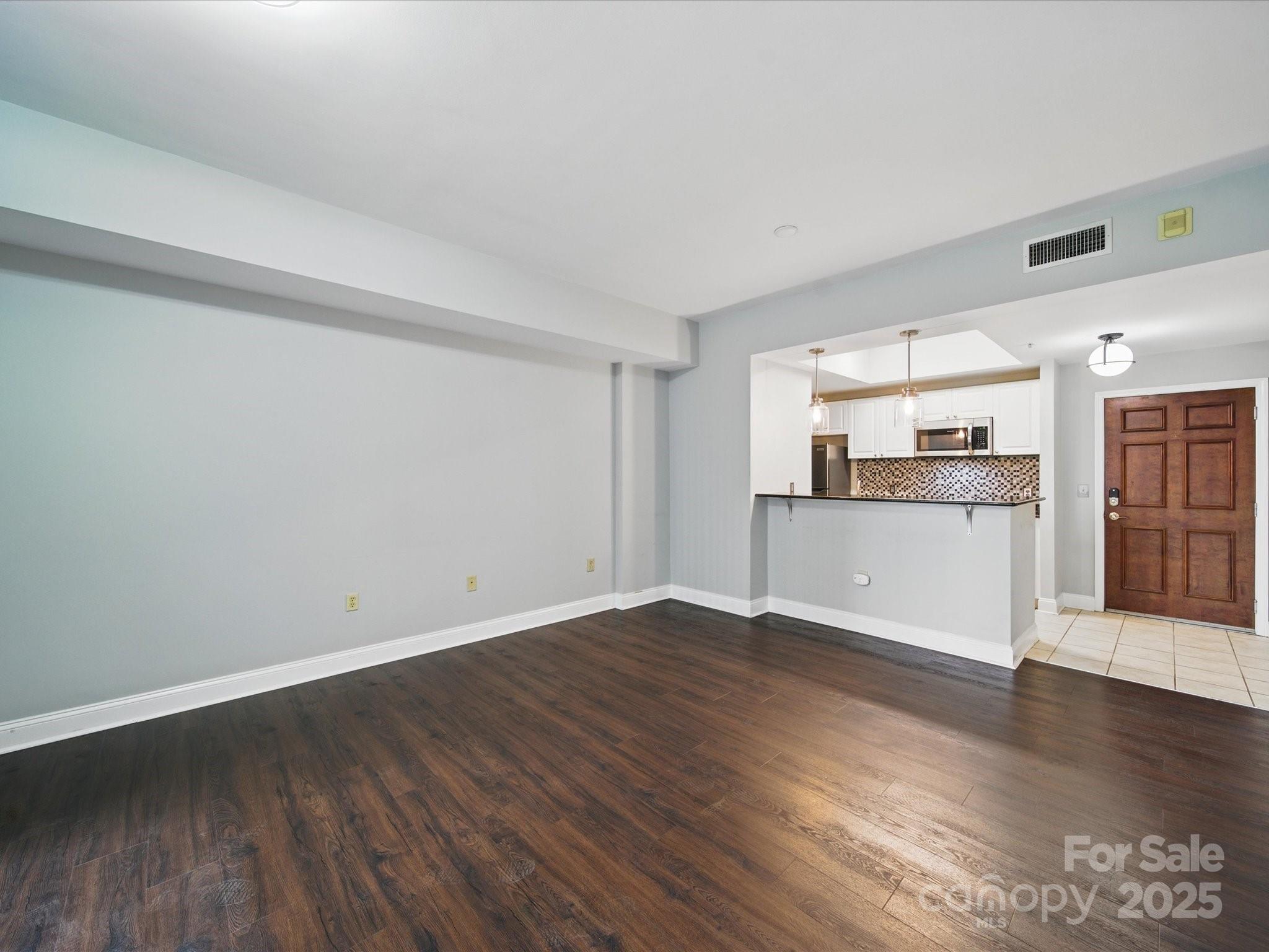 300 W 5th Street 339 Property Photo 15