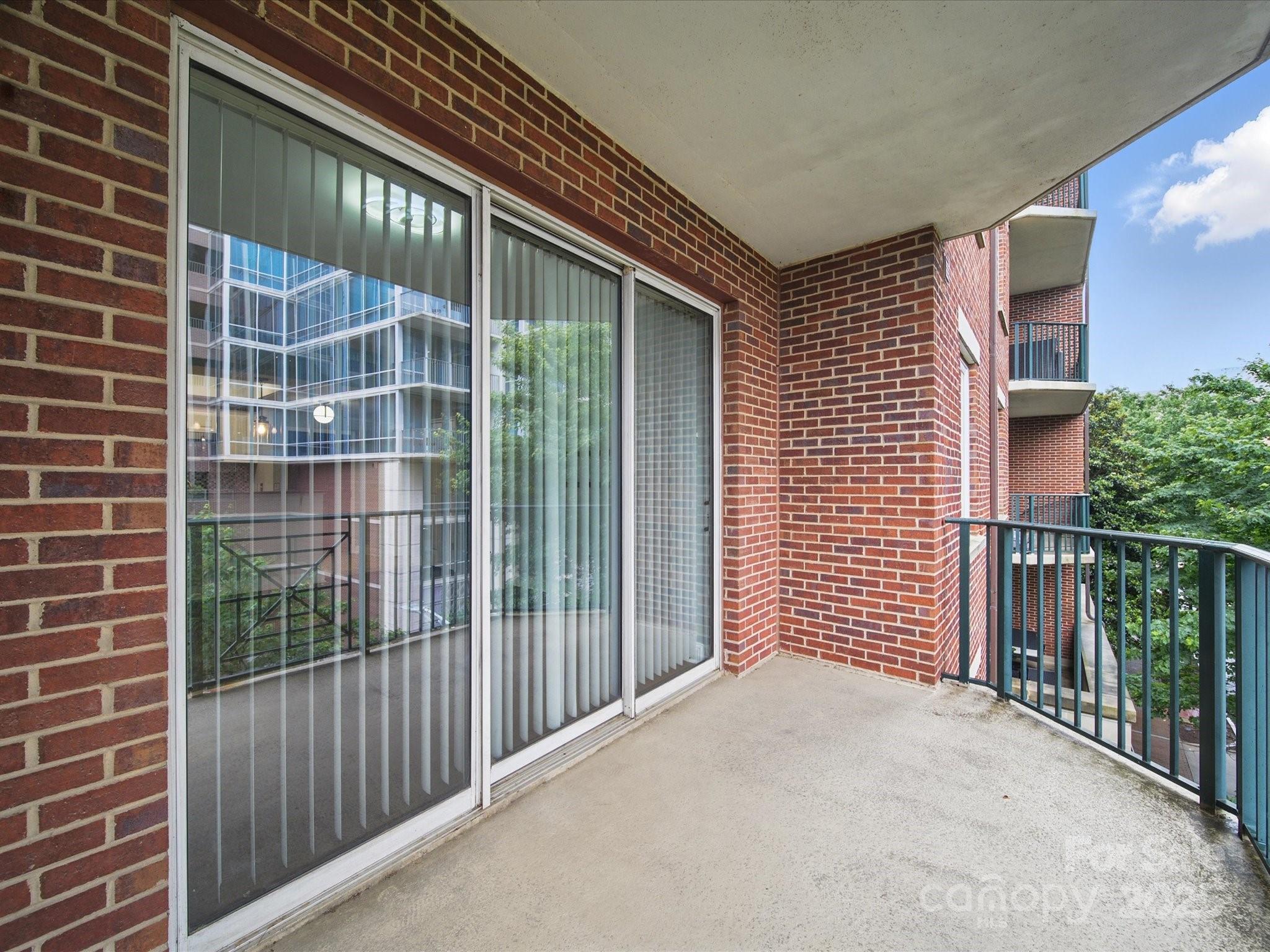 300 W 5th Street 339 Property Photo 23