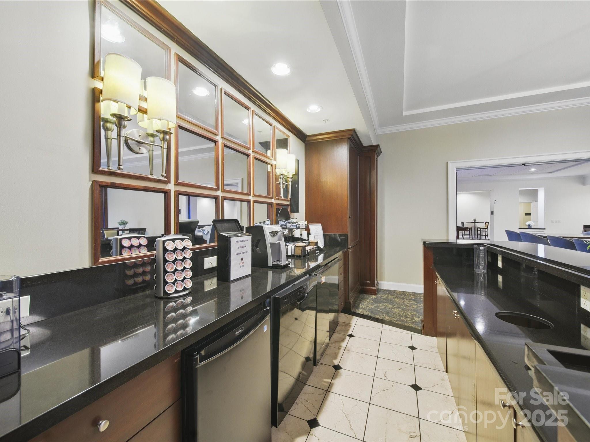 300 W 5th Street 339 Property Photo 27