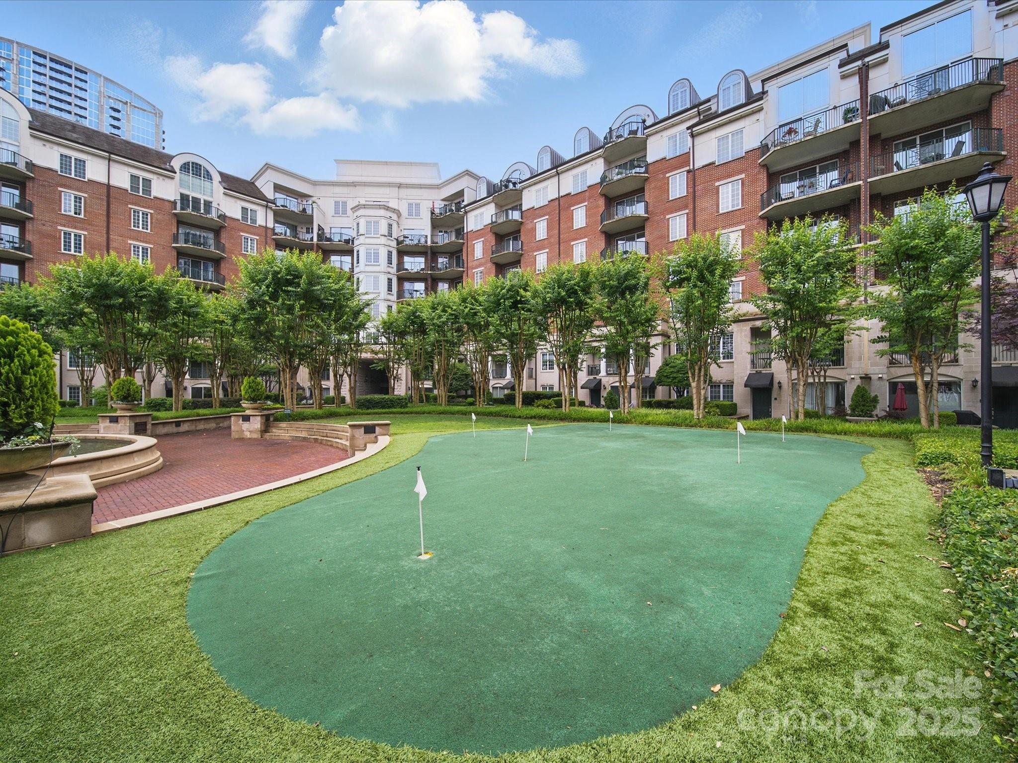 300 W 5th Street 339 Property Photo 39