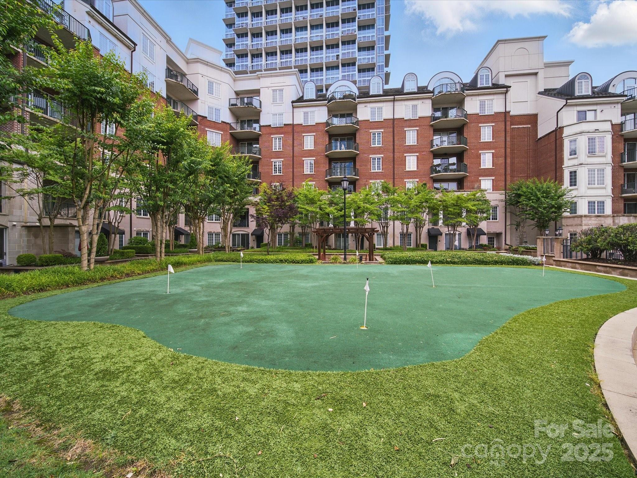 300 W 5th Street 339 Property Photo 40