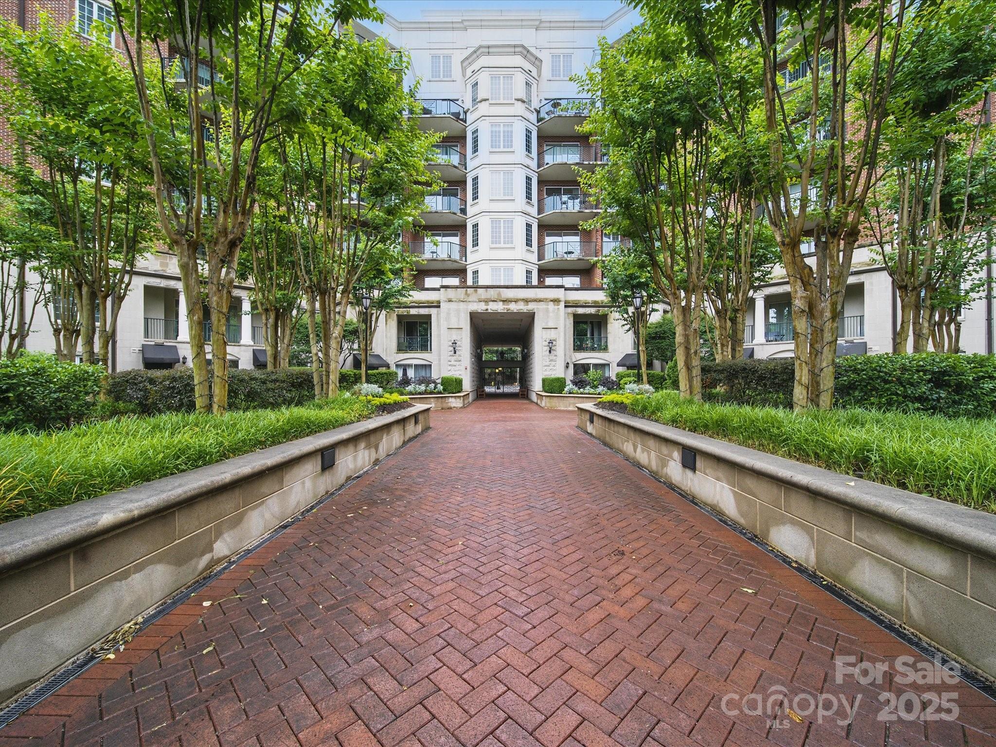 300 W 5th Street 339 Property Photo 42