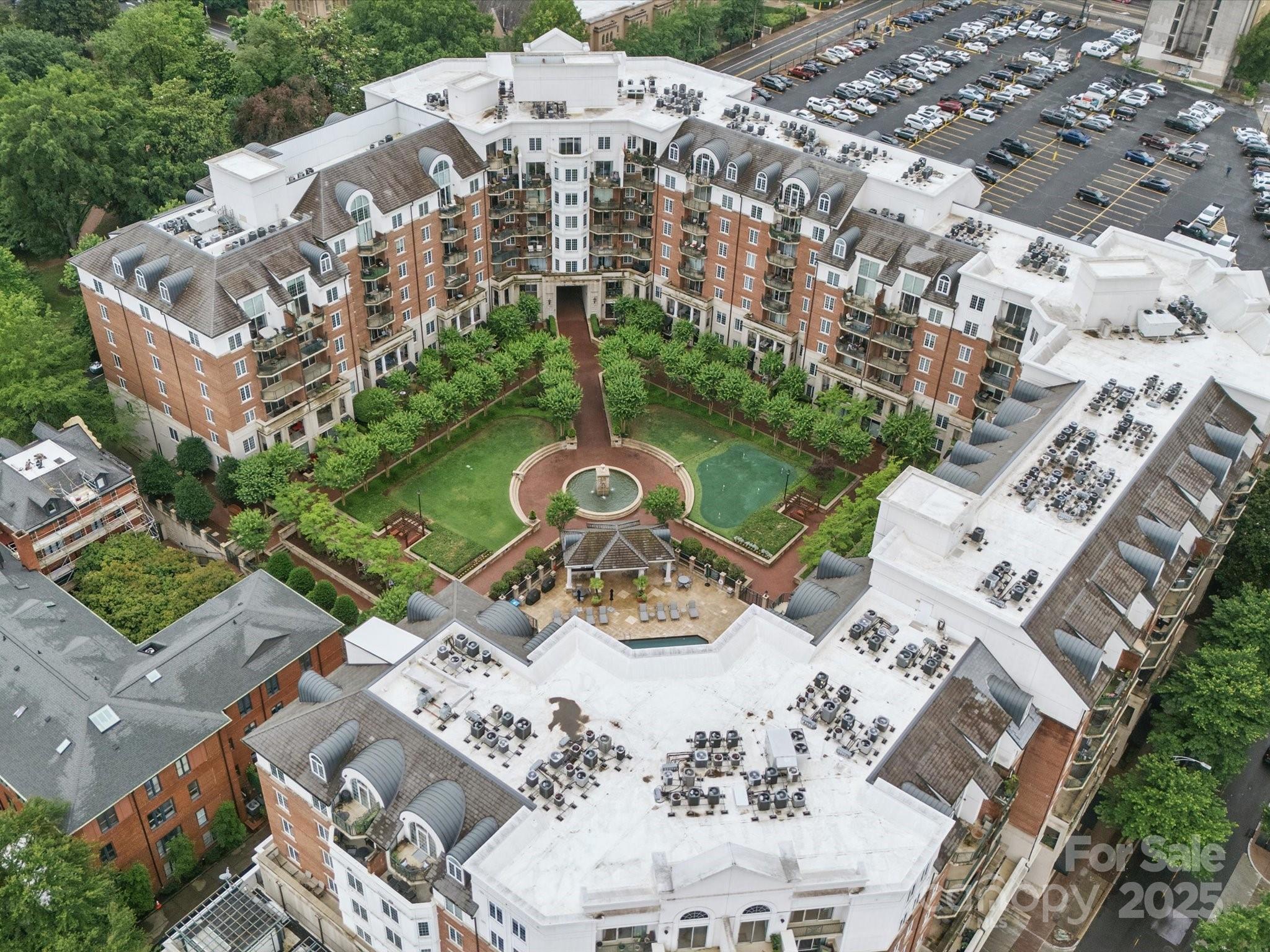 300 W 5th Street 339 Property Photo 44