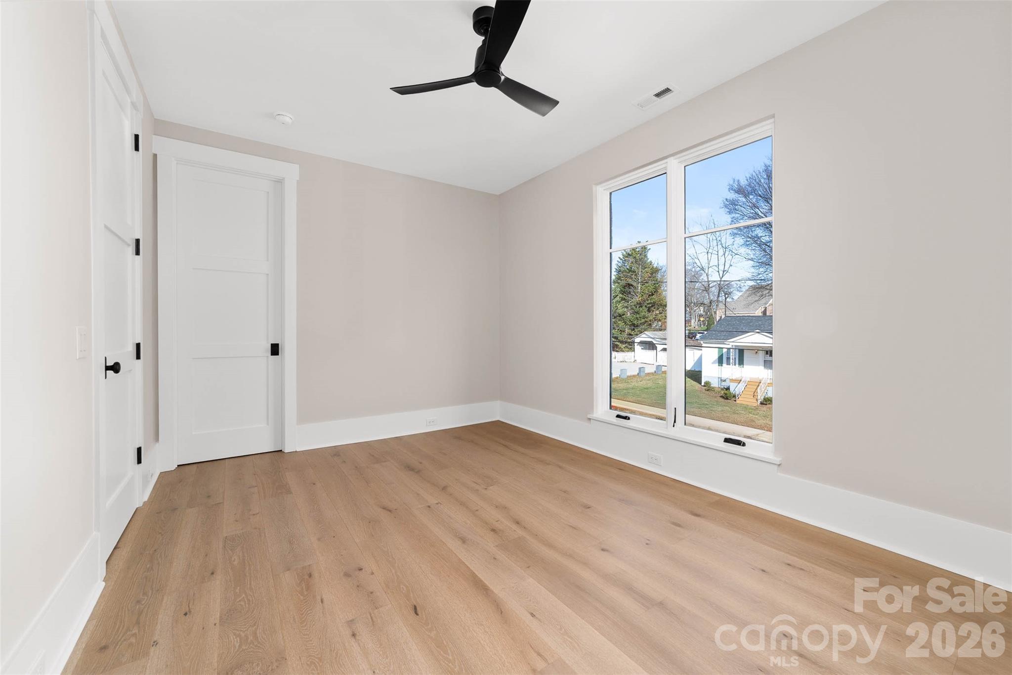 216 Walnut Street Property Photo 33