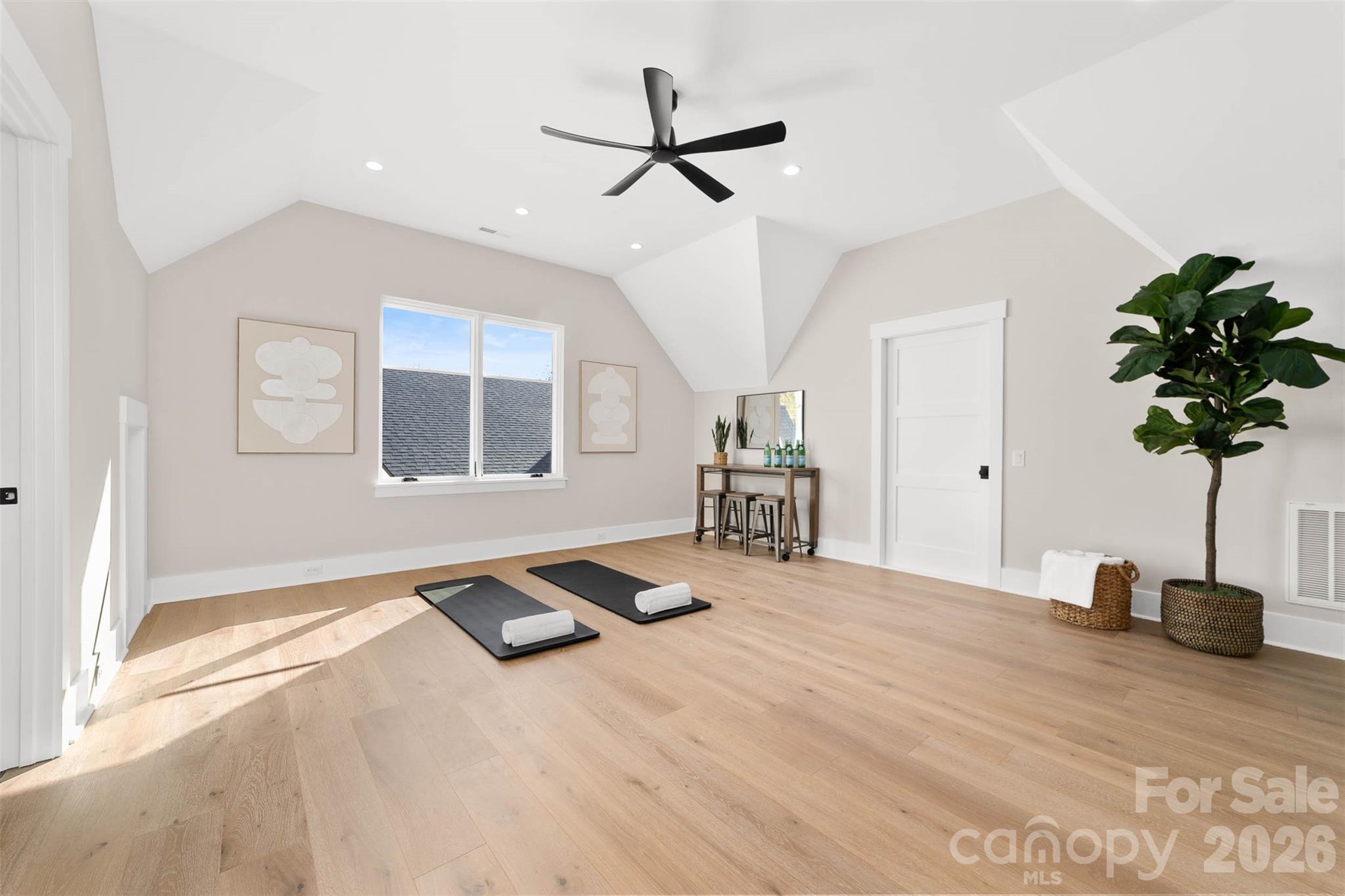 216 Walnut Street Property Photo 39
