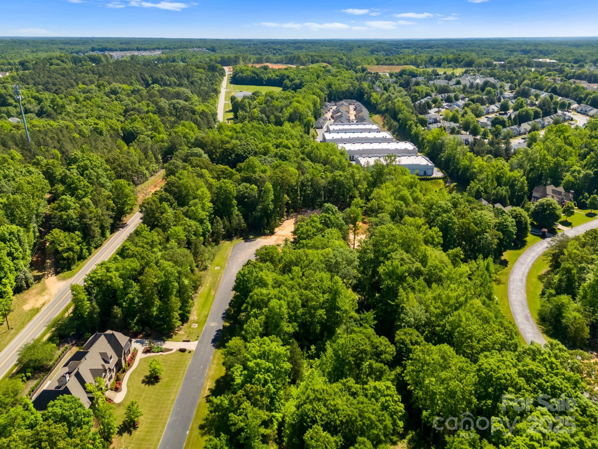 5152 Longbrooke Court Property Photo 3