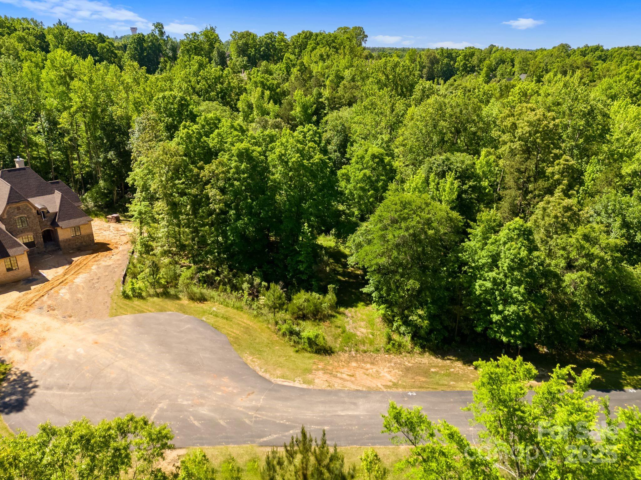 5152 Longbrooke Court Property Photo 6