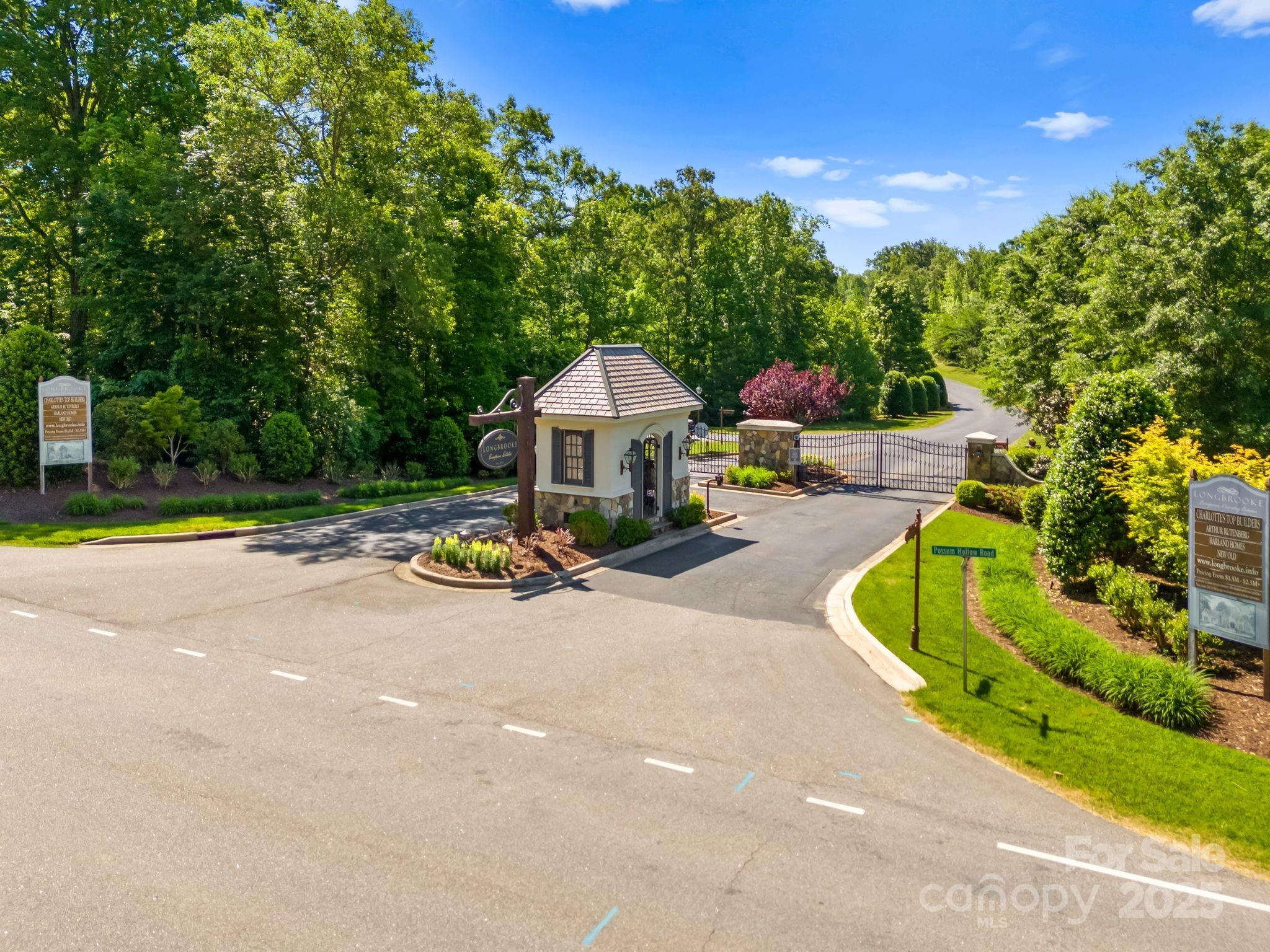 5152 Longbrooke Court Property Photo 9