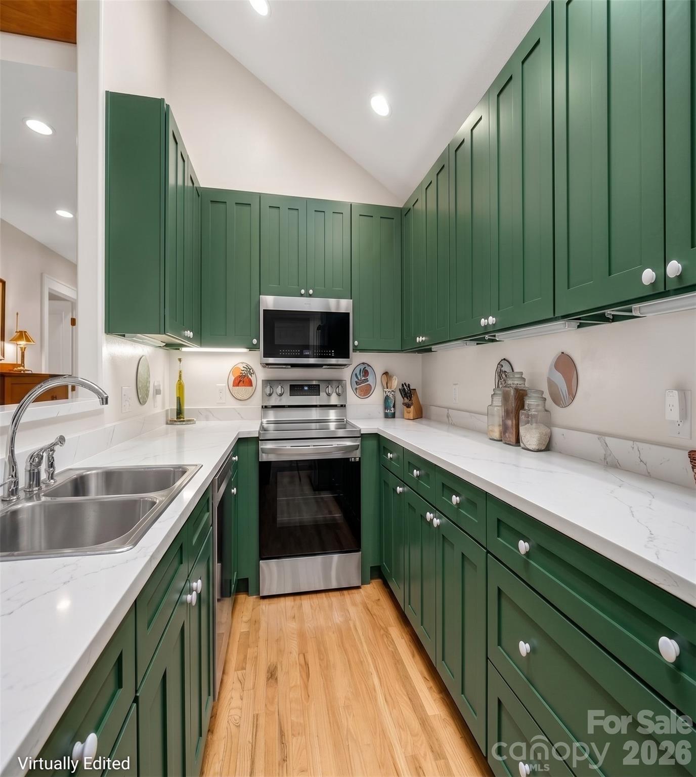 142 Winterview Trail Property Photo 10