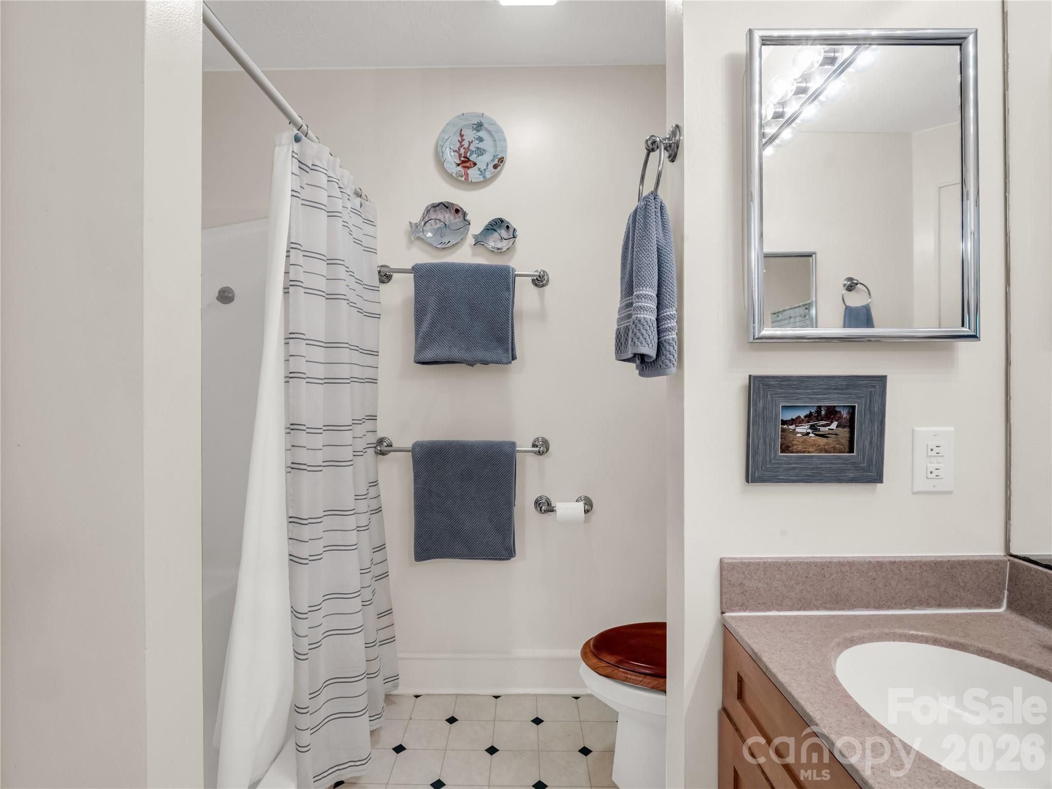 142 Winterview Trail Property Photo 16