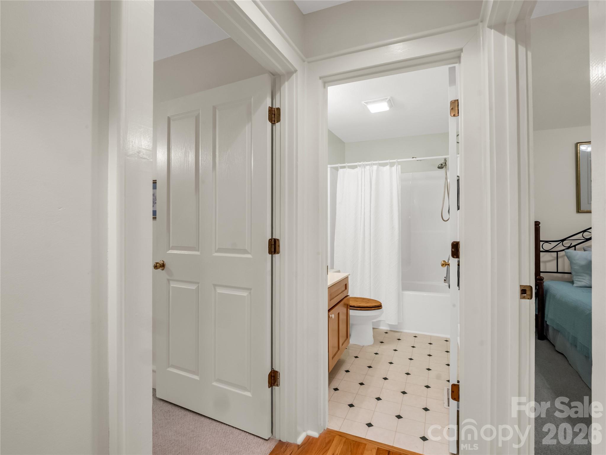 142 Winterview Trail Property Photo 24