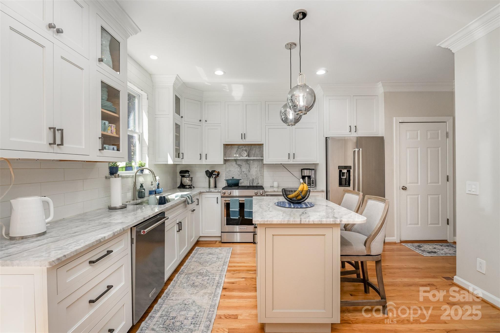 9008 Tartan Ridge Drive Property Photo 4