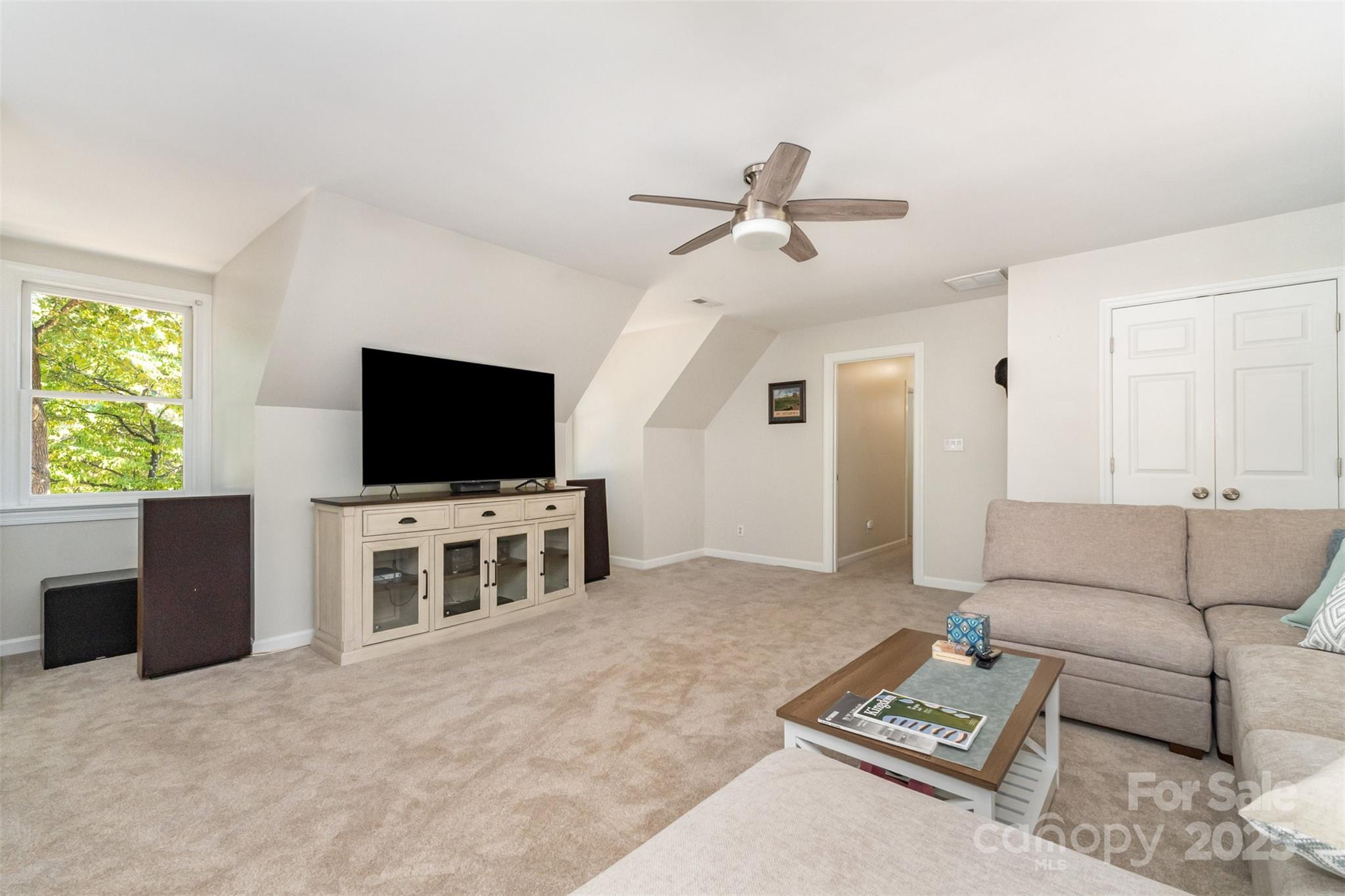 9008 Tartan Ridge Drive Property Photo 37