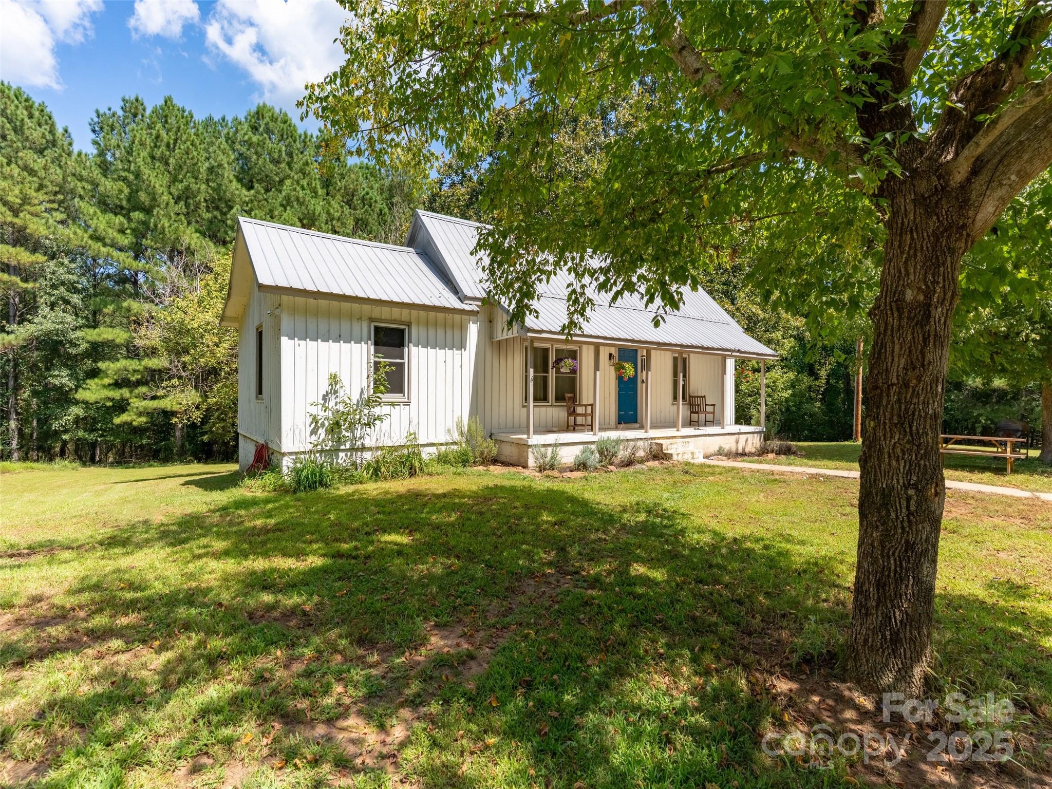 1343 Solen Williams Road Property Photo 2