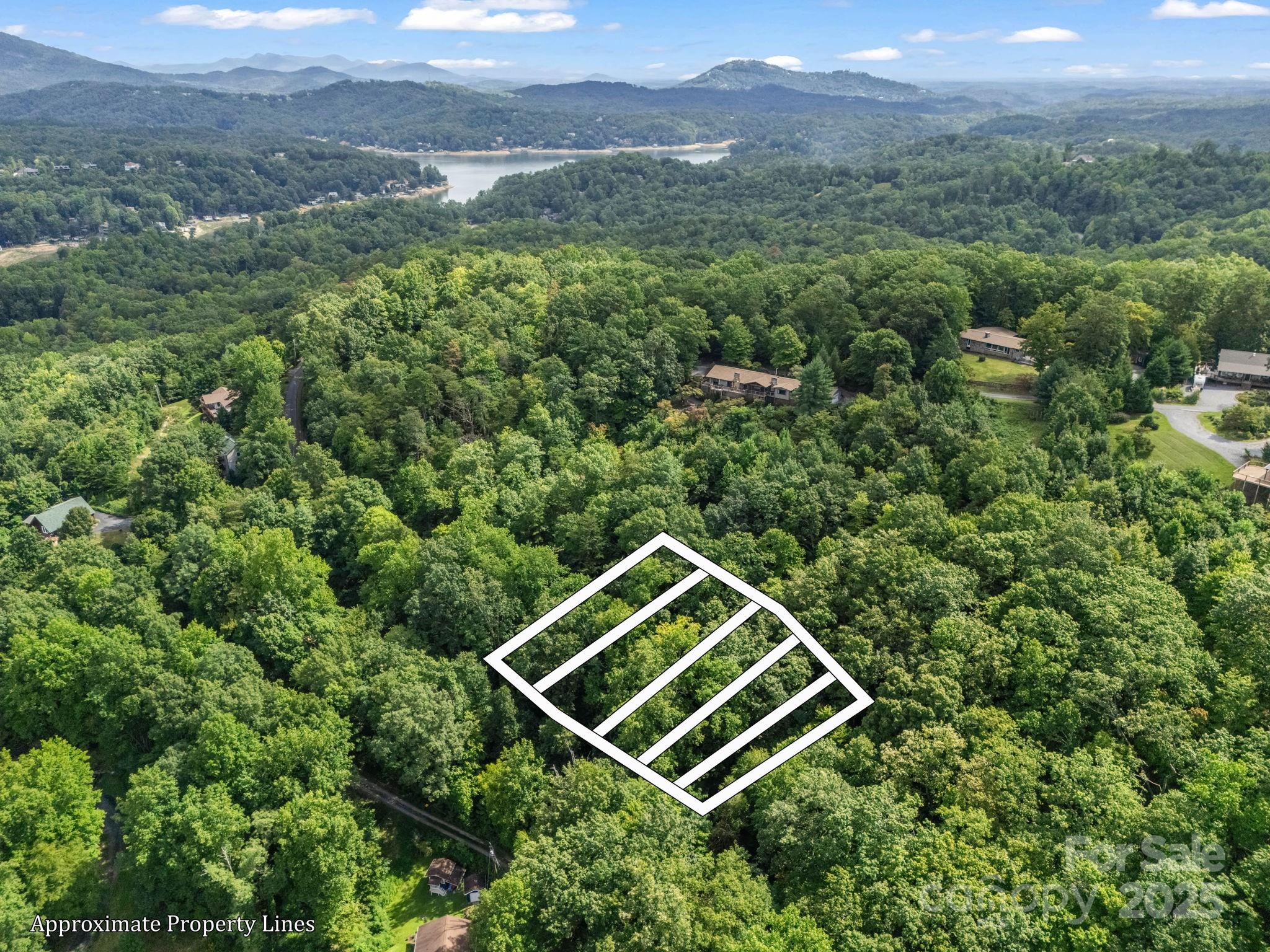 00 Mistletoe Park Property Photo 7