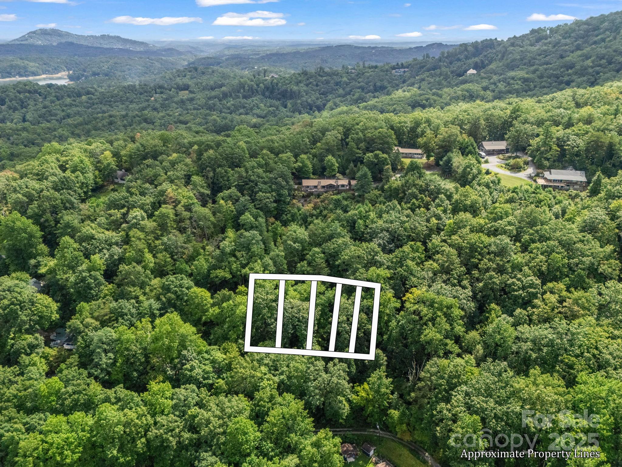 00 Mistletoe Park Property Photo 8