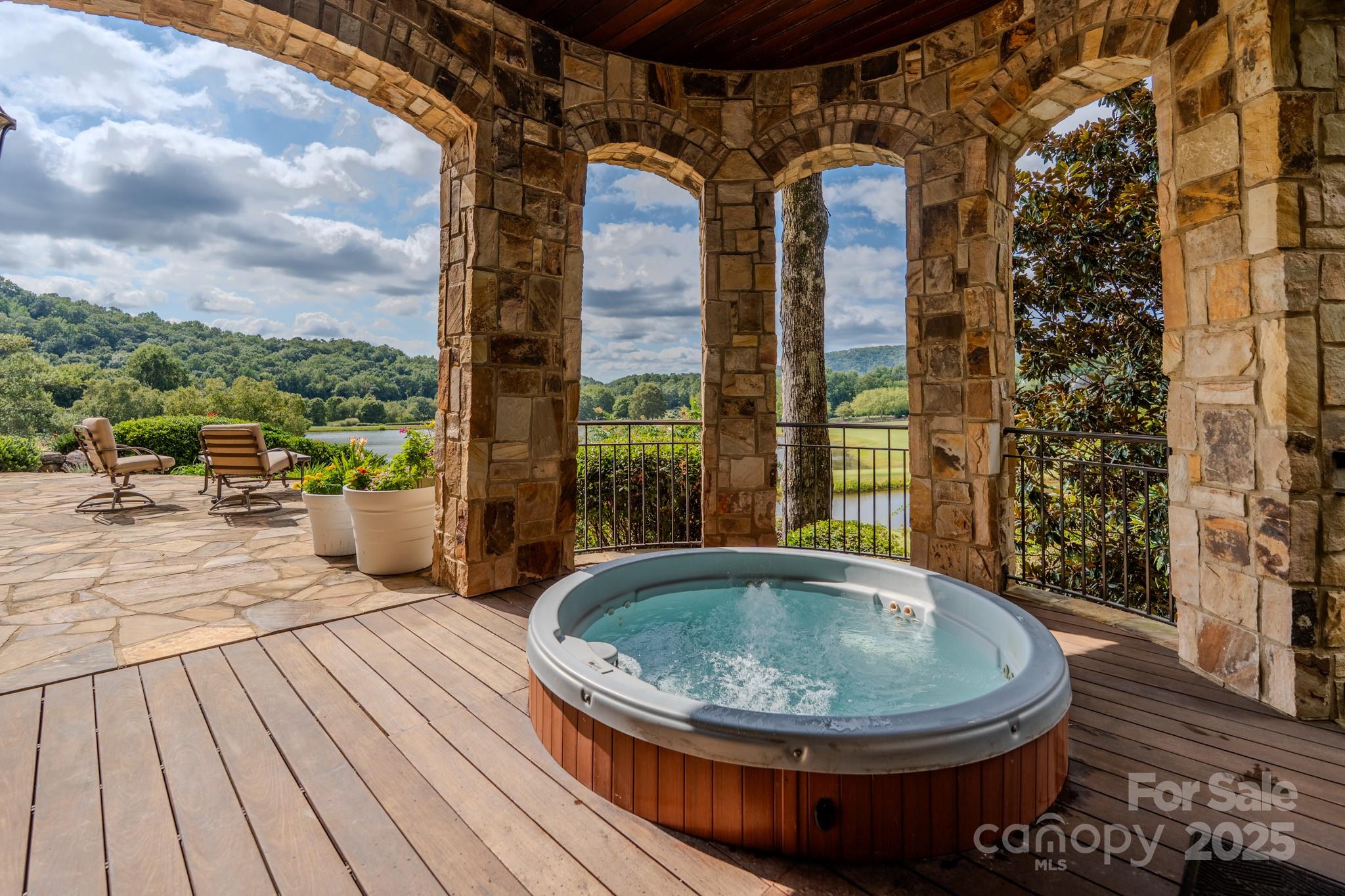 15 Water View Court Property Photo 44