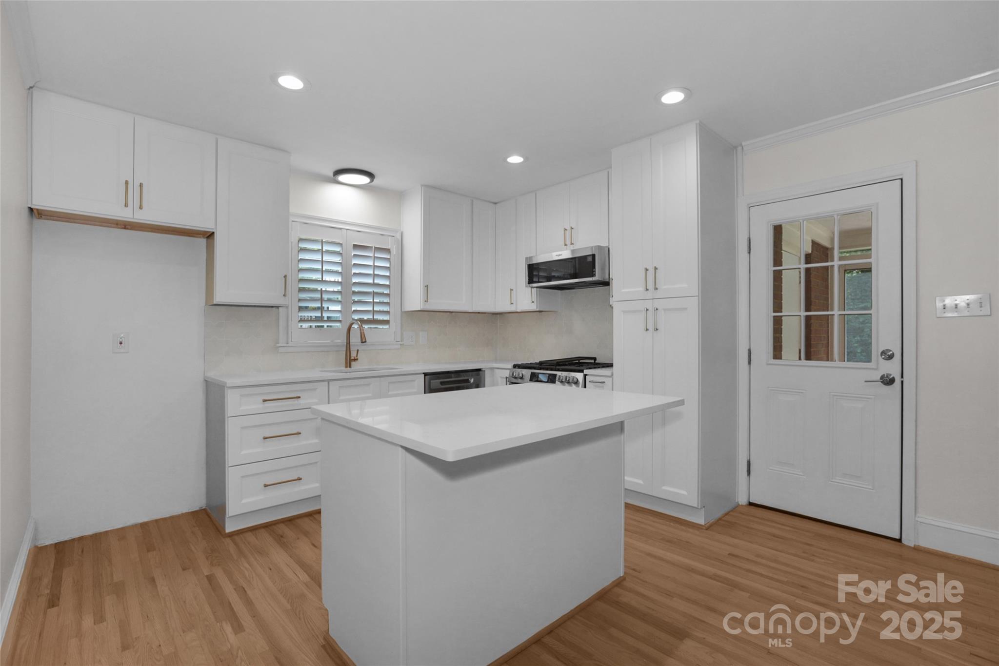 1100 Nancy Drive Property Photo 1