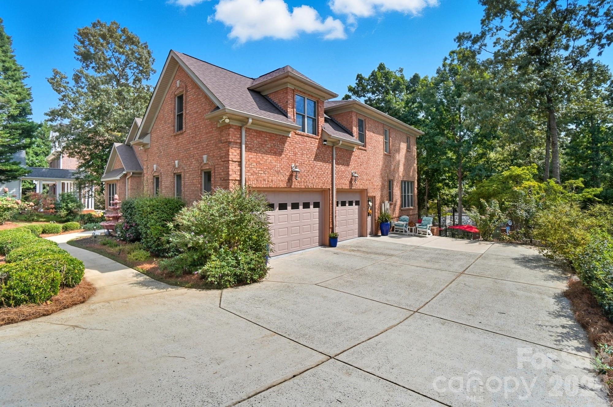 107 Nautilus Court Property Photo 7