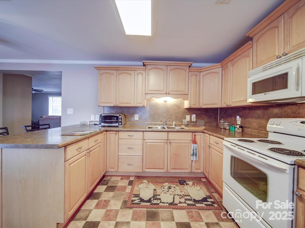 2460 Cottage Lane Property Photo 15