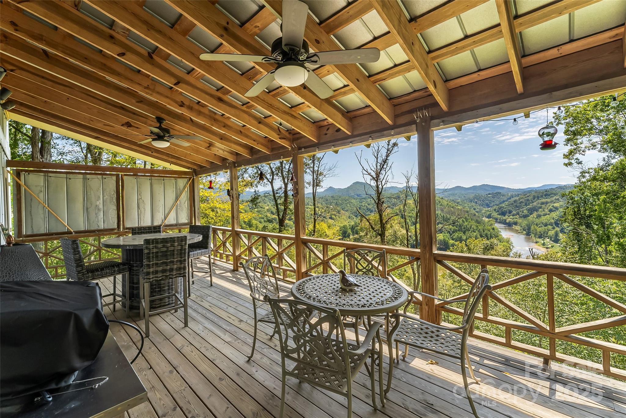 386 Old Log Road, Green Mountain, NC 28740 | MLS#: 4301007 | Green Mountain  Real Estate, image size:2048x1366