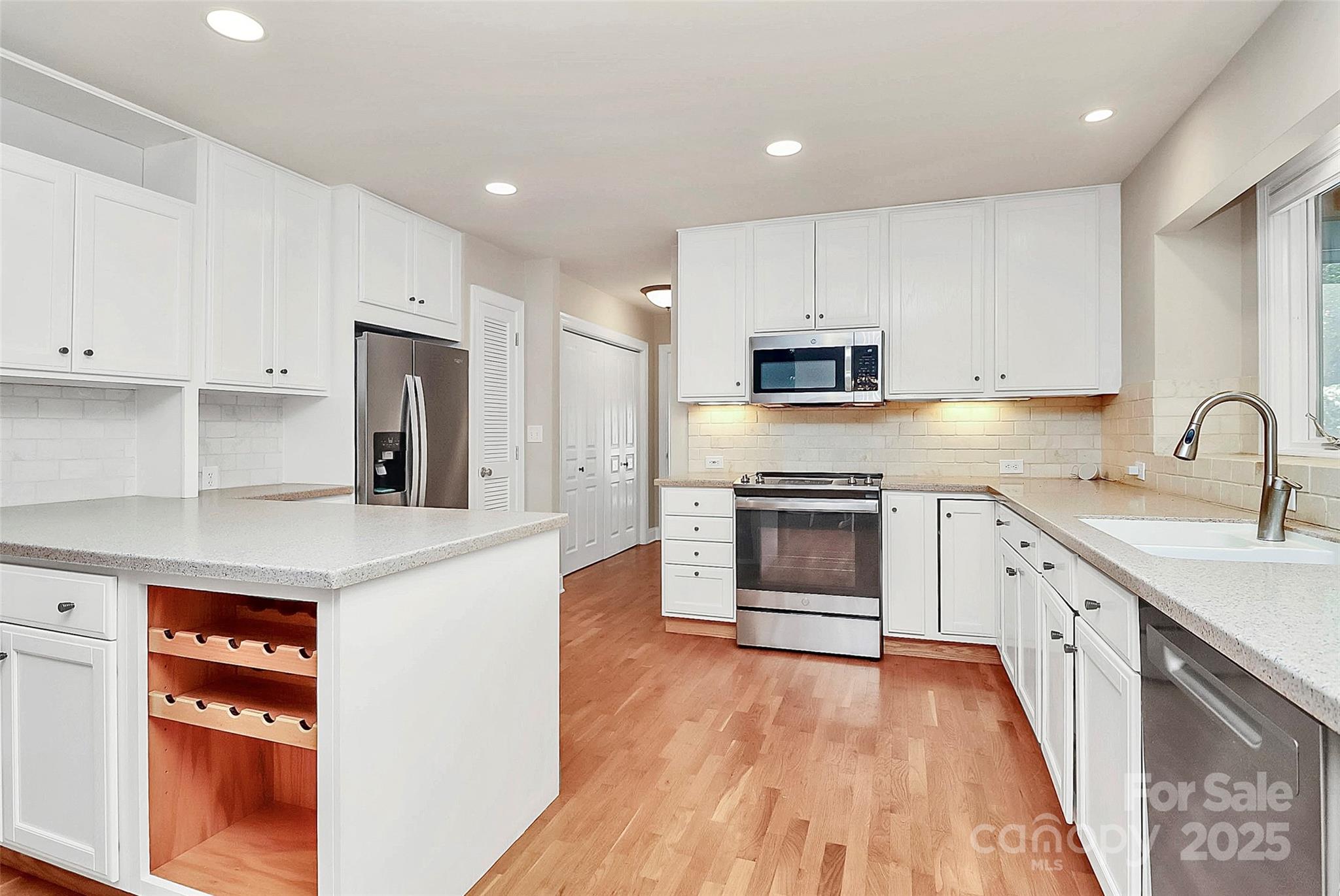 109 Lynn Cove Lane Property Photo 5