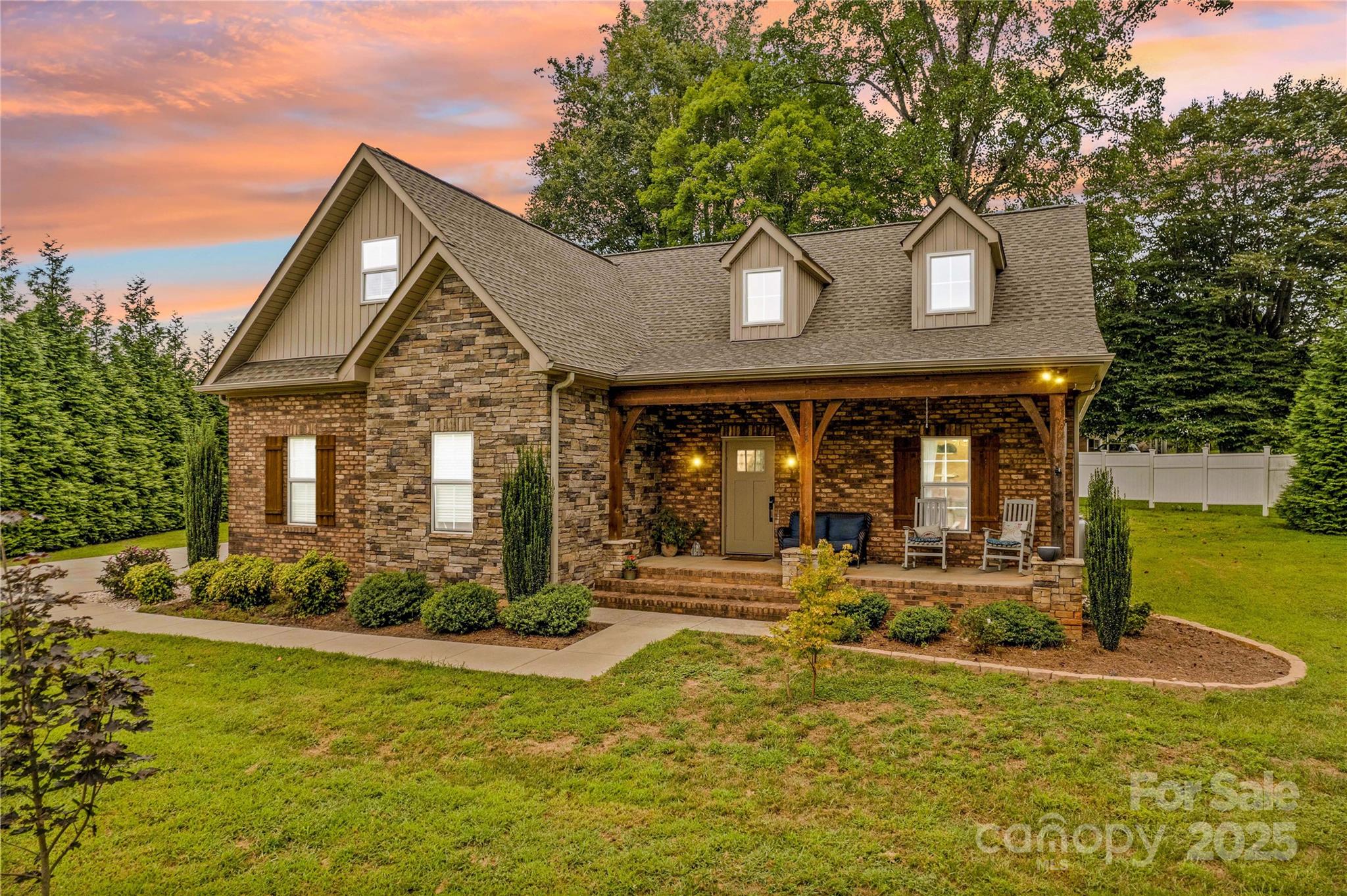 178 Nellwood Court Property Photo 1