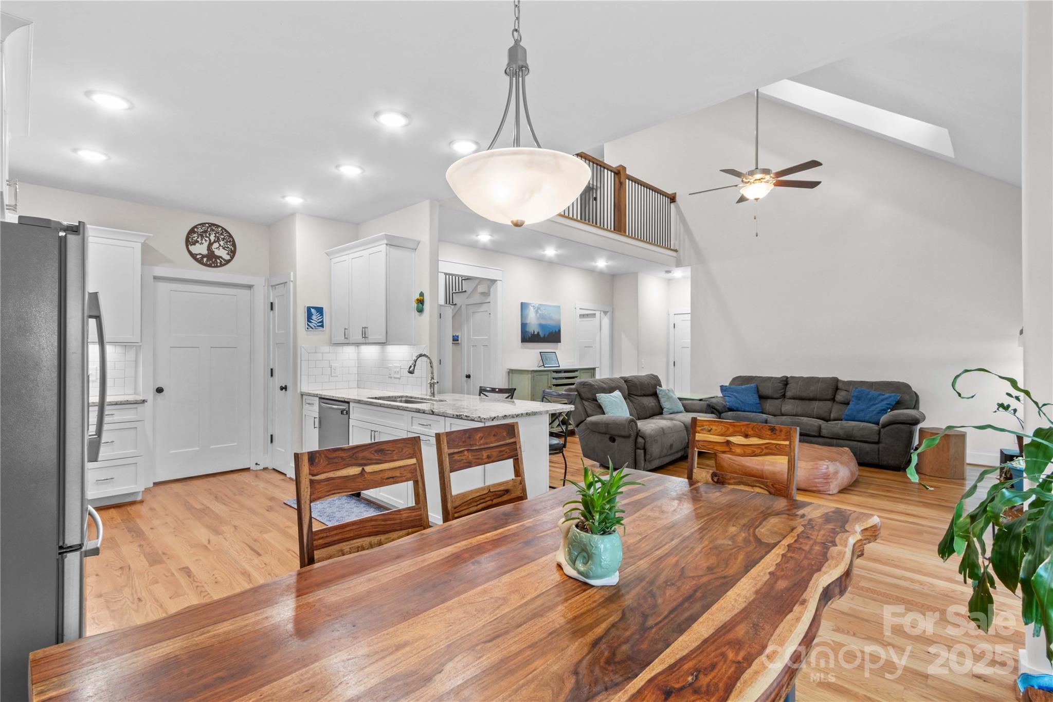 178 Nellwood Court Property Photo 7