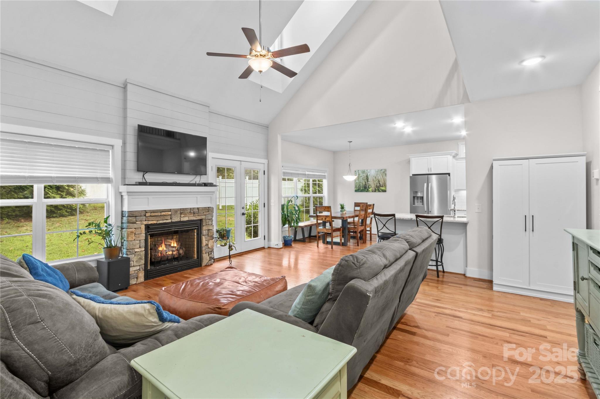 178 Nellwood Court Property Photo 14