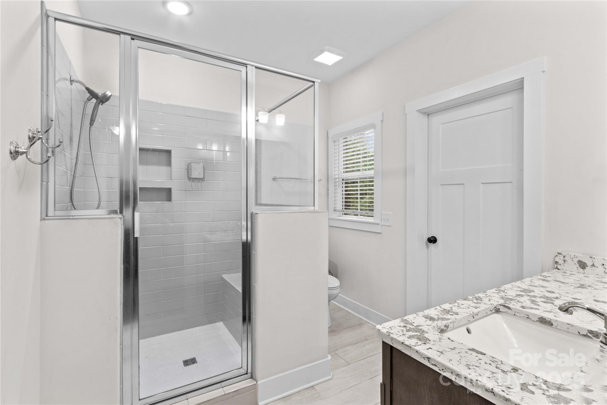 178 Nellwood Court Property Photo 22