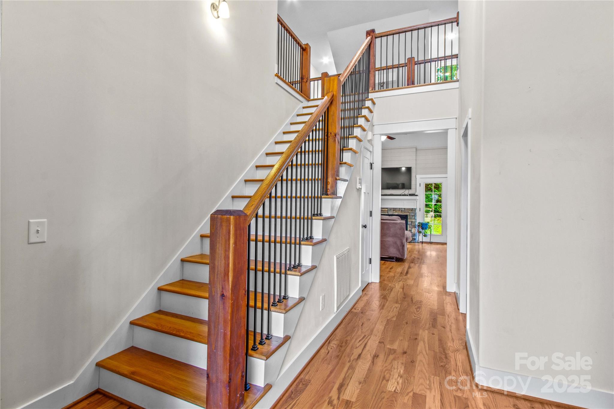 178 Nellwood Court Property Photo 24