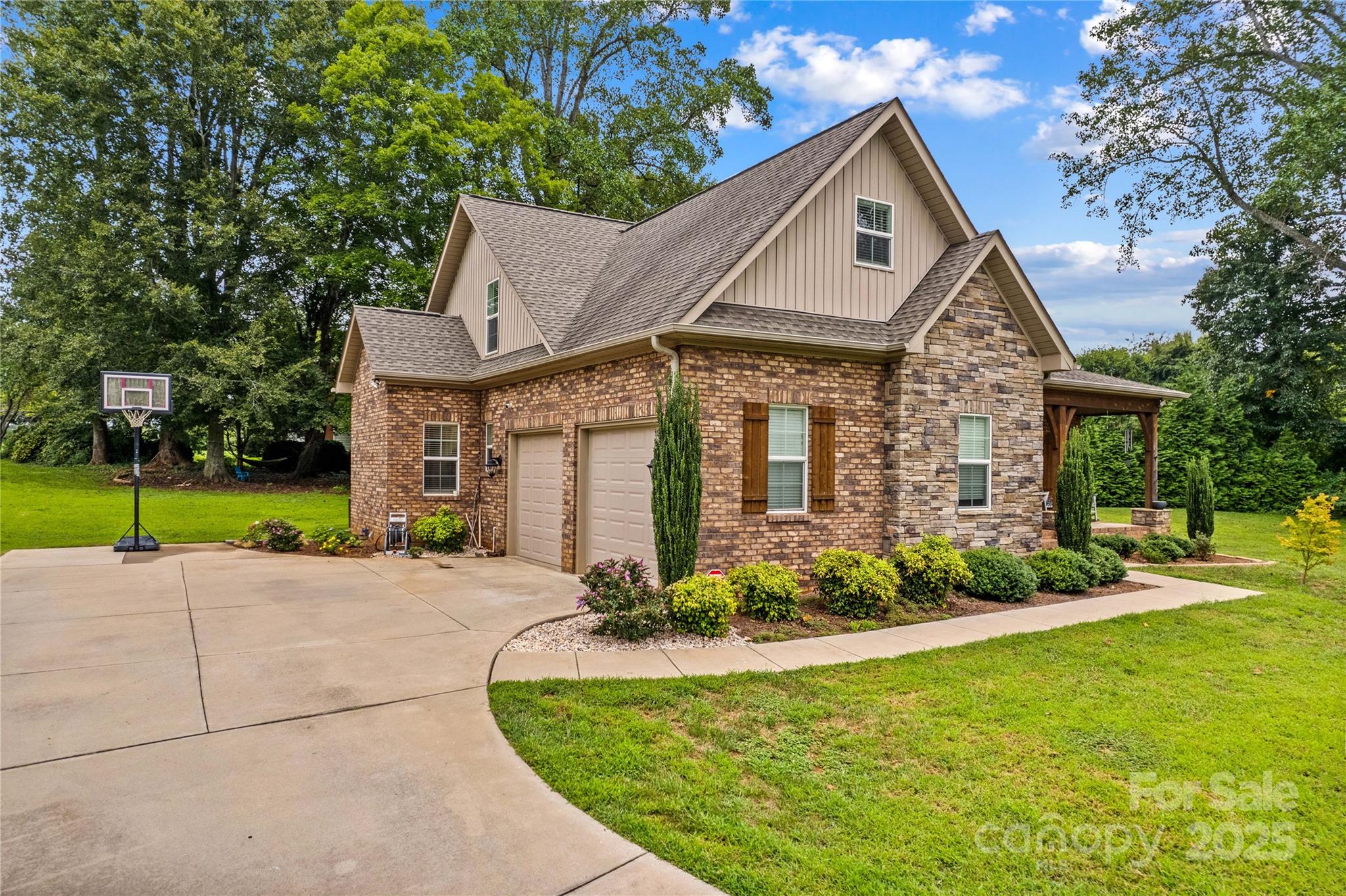 178 Nellwood Court Property Photo 38