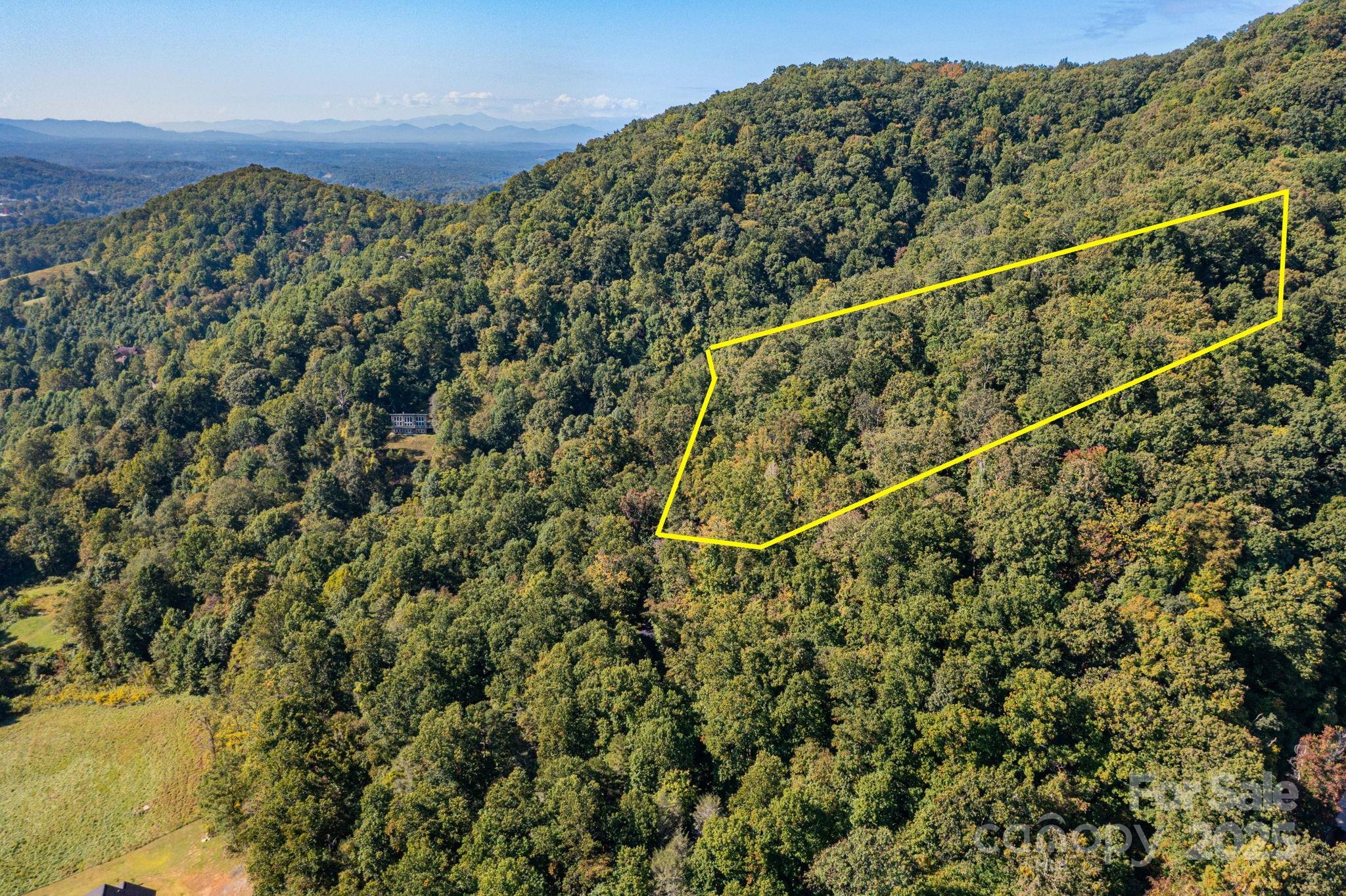 300 Running Deer Lane 70 Property Photo 8