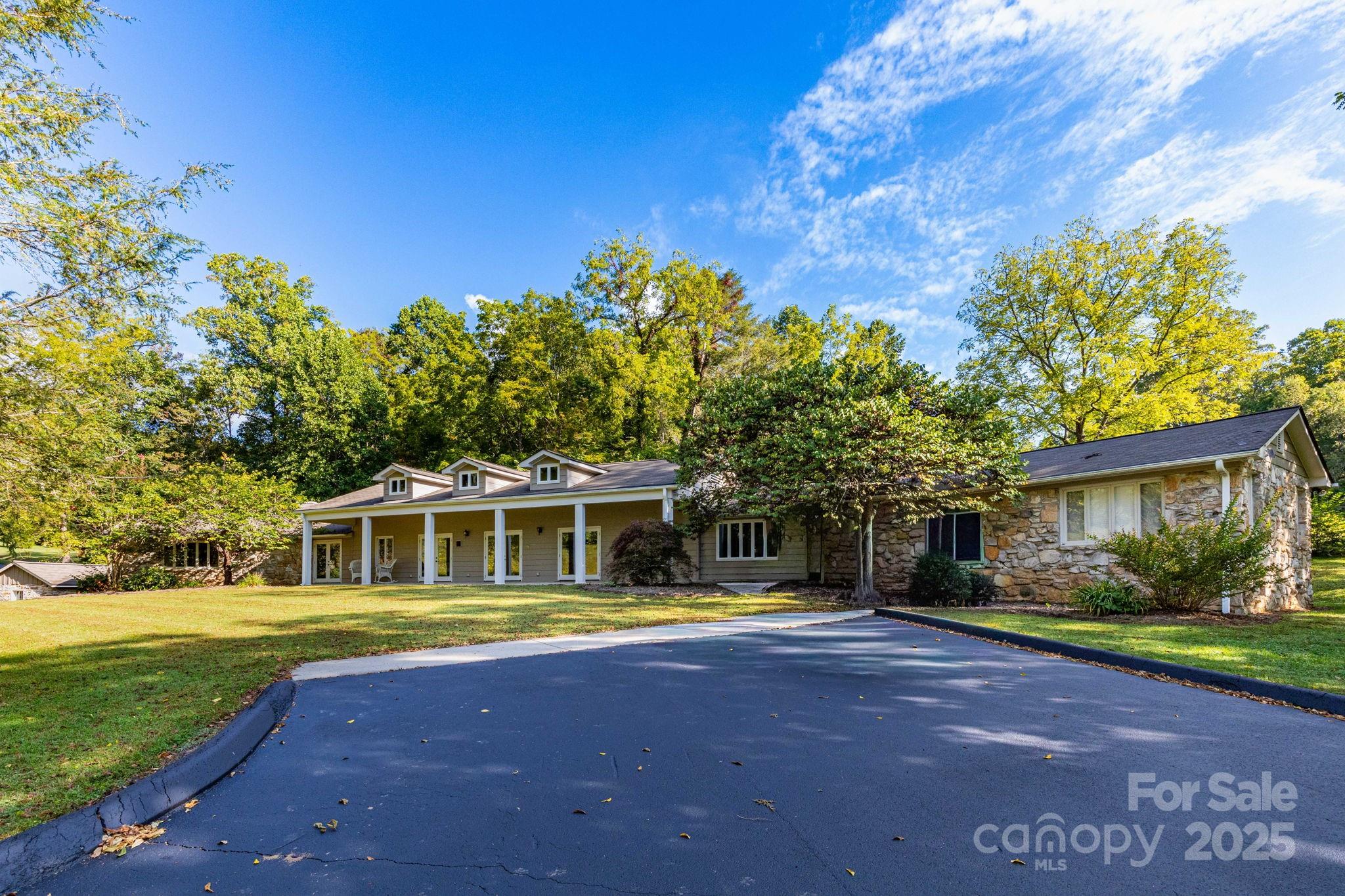 300 Running Deer Lane 70 Property Photo 13