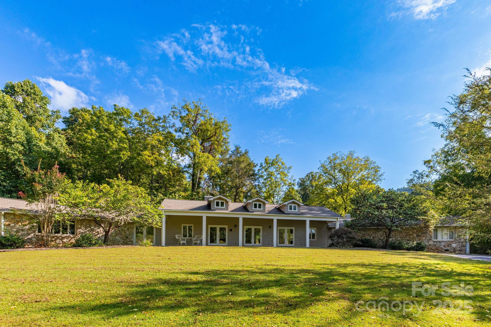 300 Running Deer Lane 70 Property Photo 14