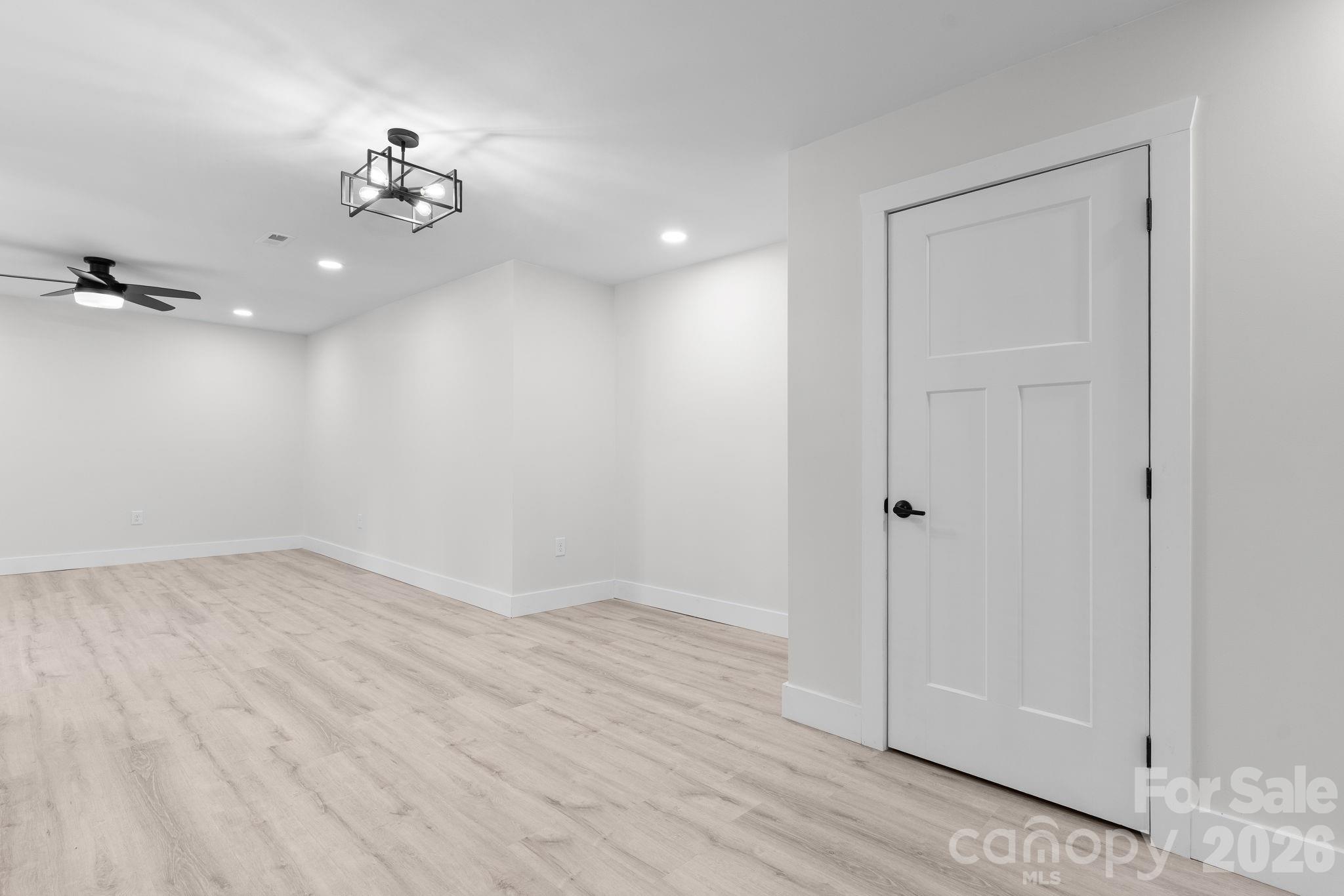 2366 W Paradise Harbor Drive Property Photo 36