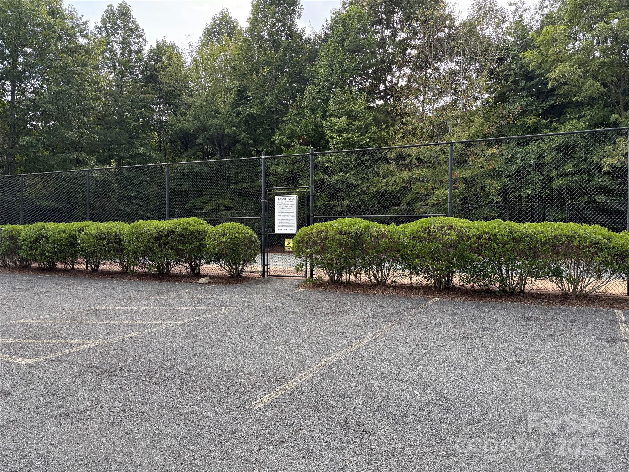 1029 Chippawa Drive 67 Property Photo 6