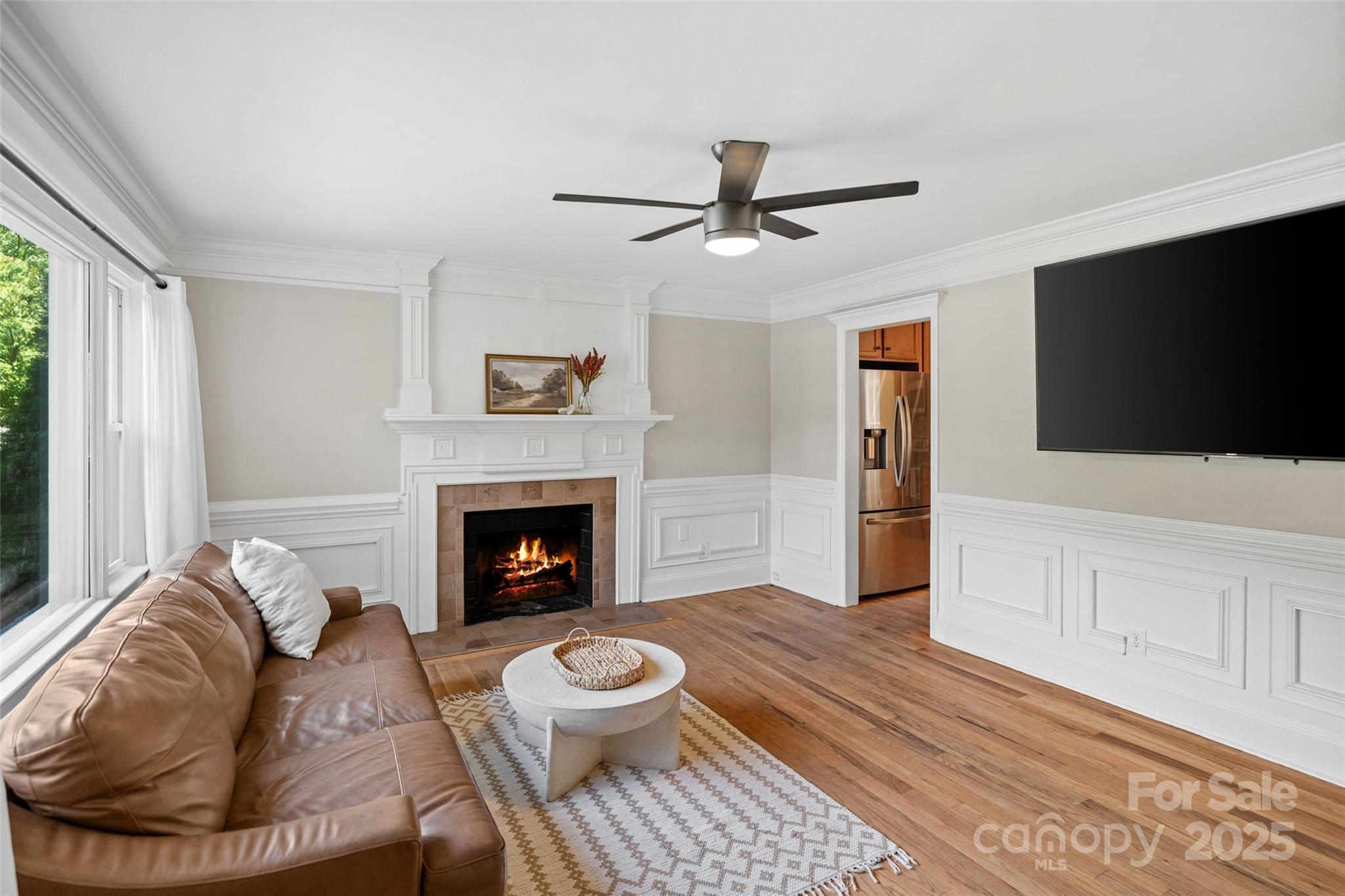 2932 Enfield Road Property Photo 3