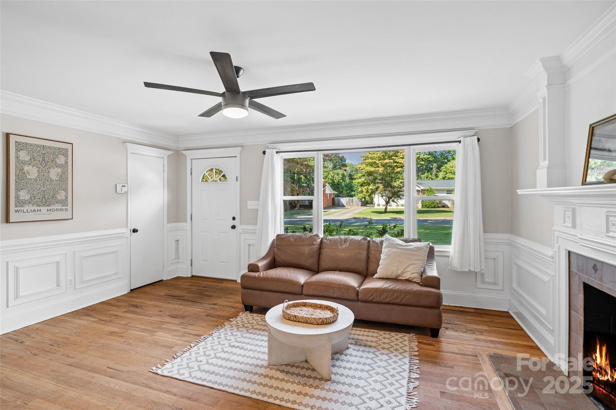 2932 Enfield Road Property Photo 4