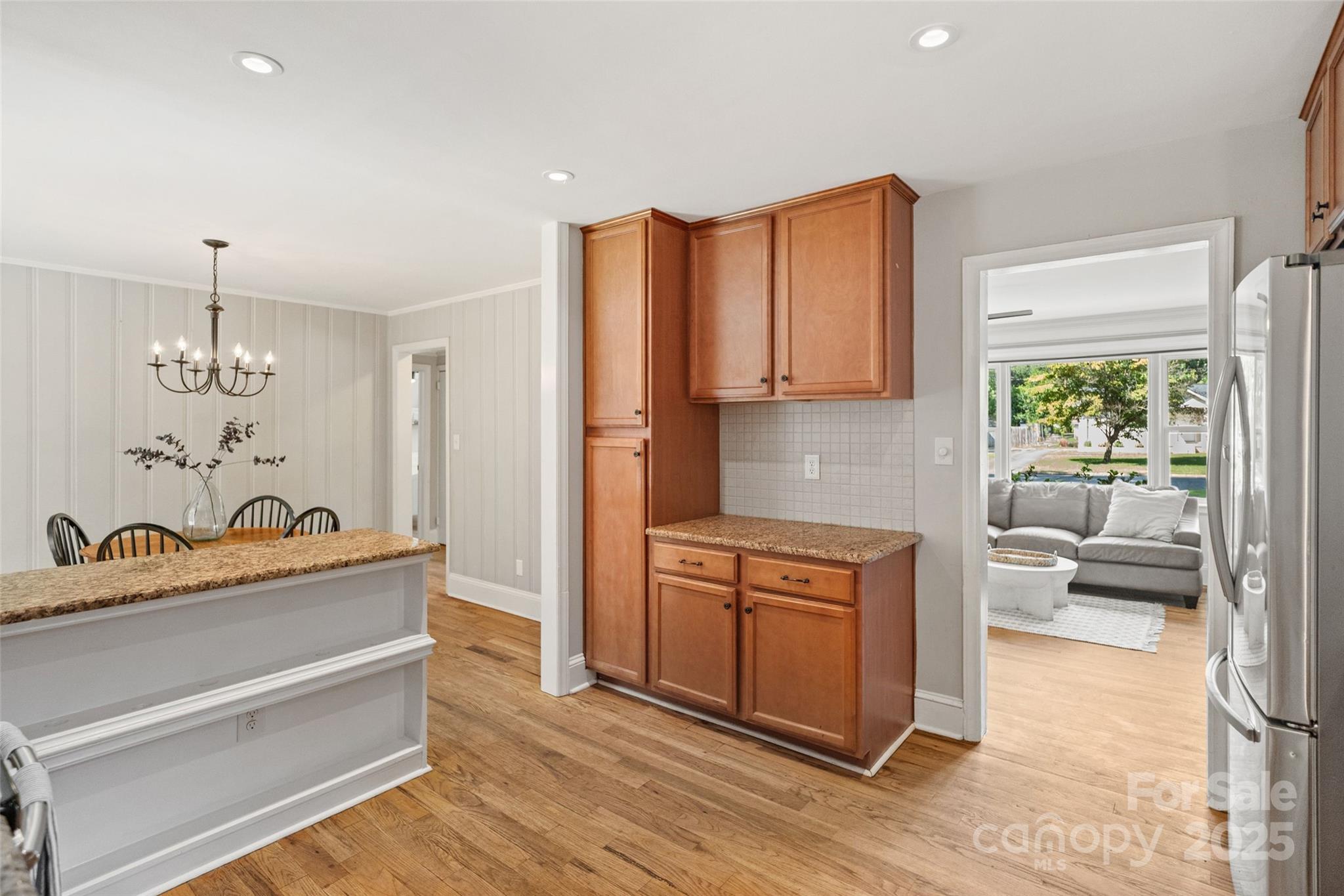 2932 Enfield Road Property Photo 10