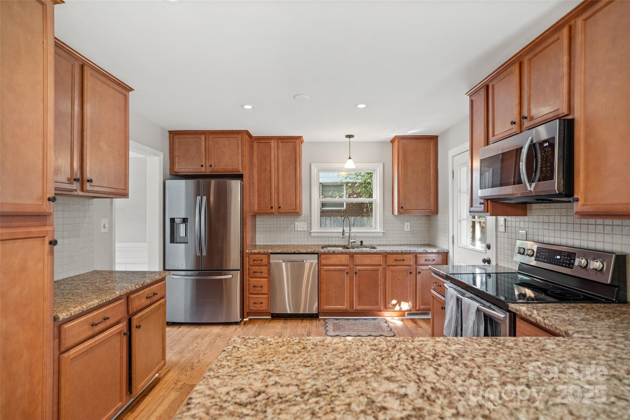 2932 Enfield Road Property Photo 11