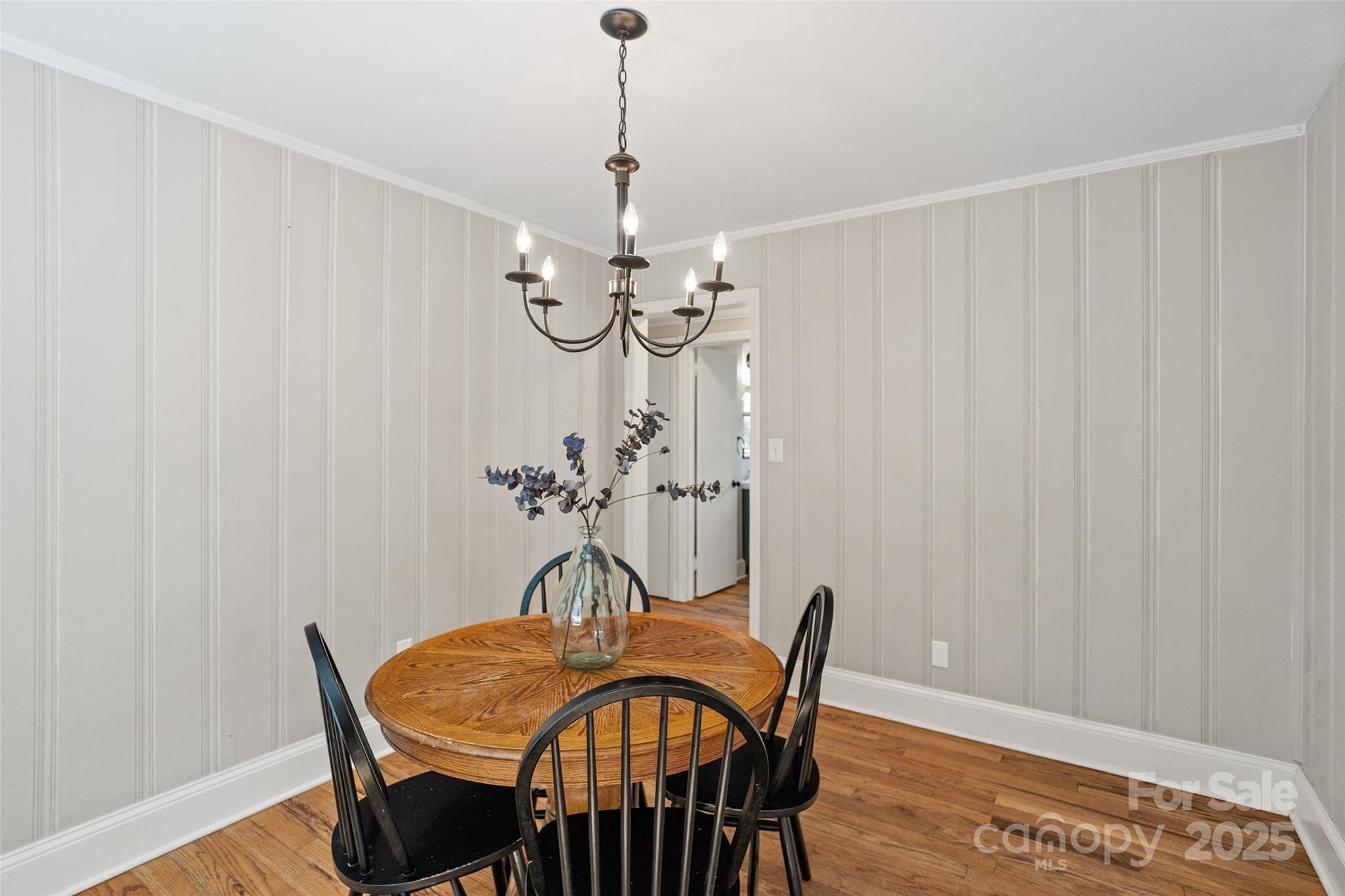 2932 Enfield Road Property Photo 13