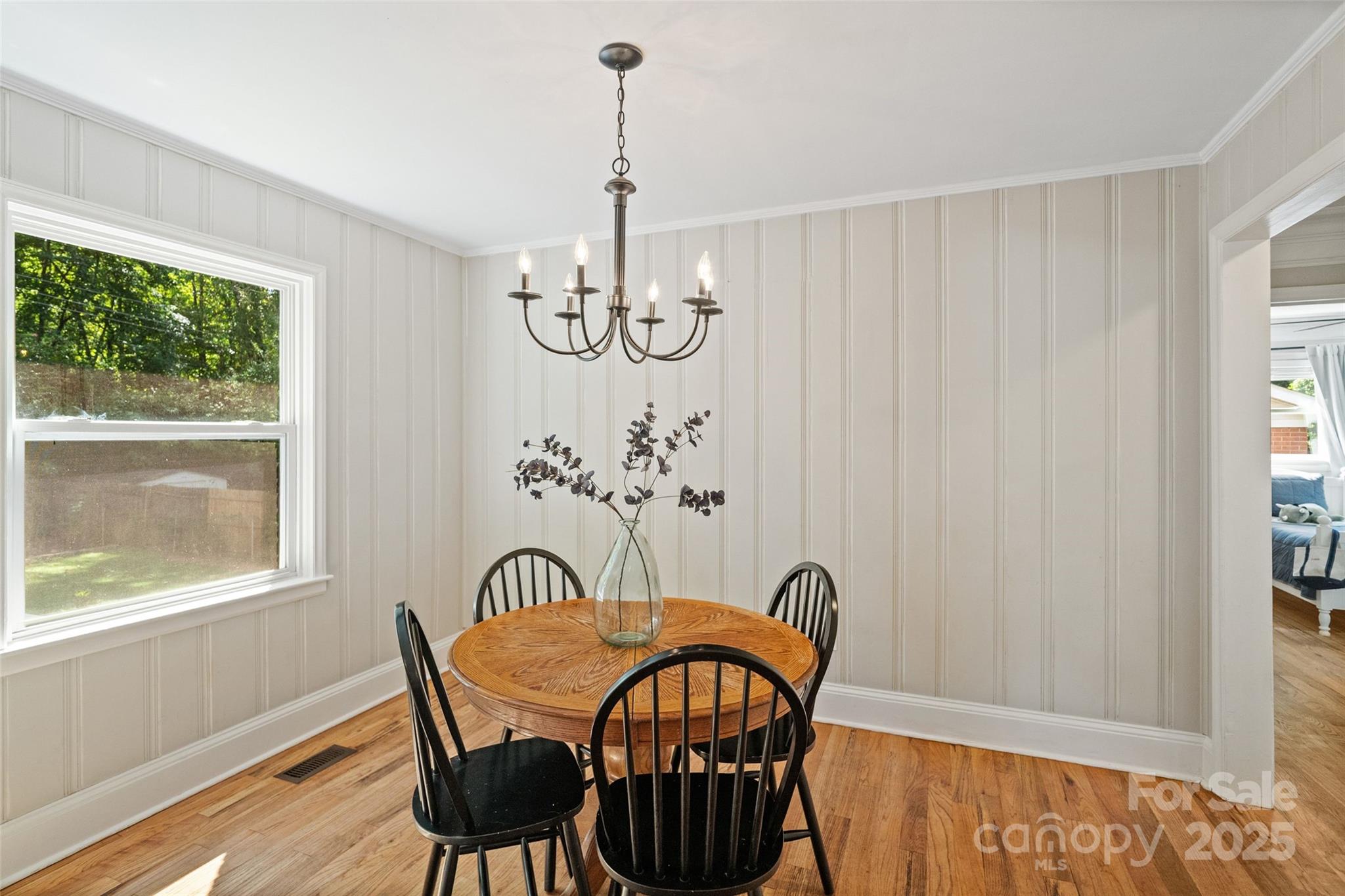 2932 Enfield Road Property Photo 14