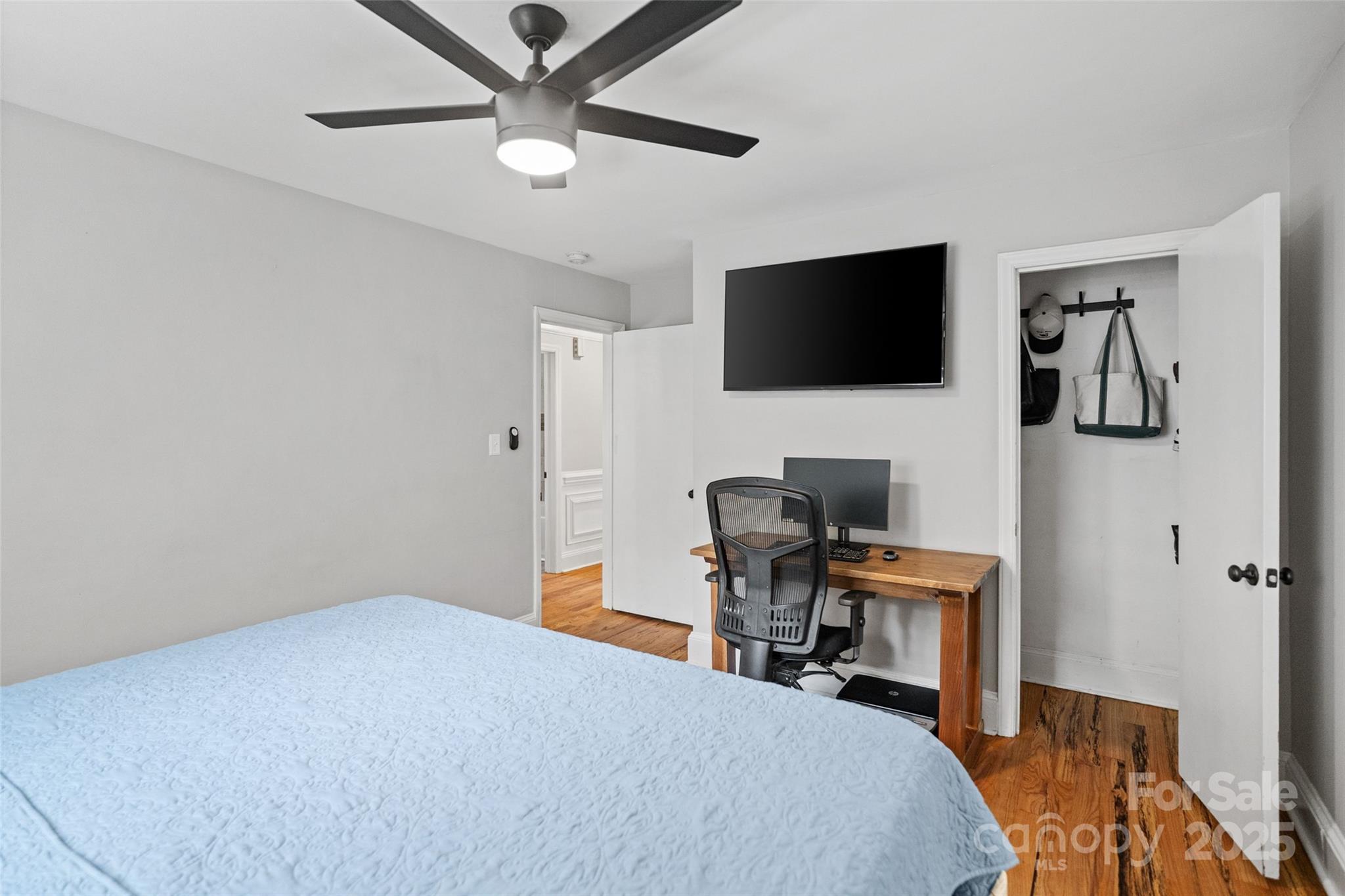 2932 Enfield Road Property Photo 18