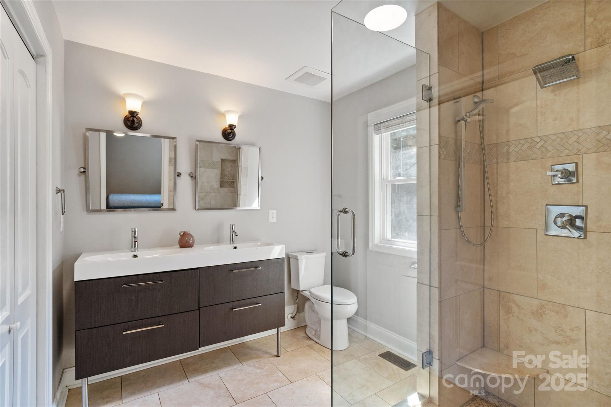 2932 Enfield Road Property Photo 20