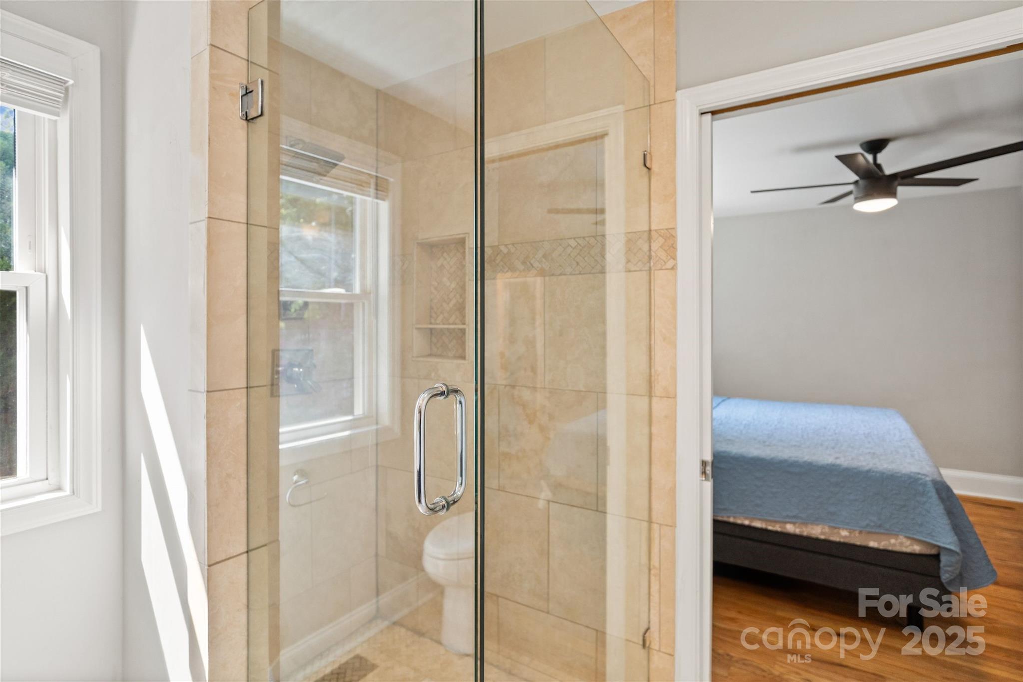 2932 Enfield Road Property Photo 22