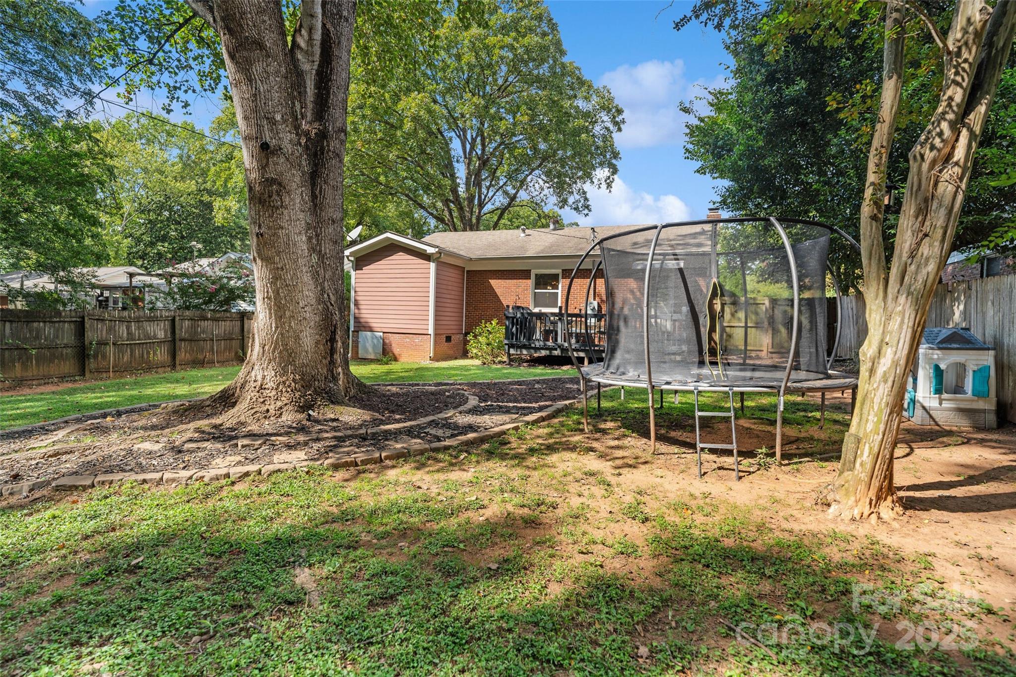 2932 Enfield Road Property Photo 30